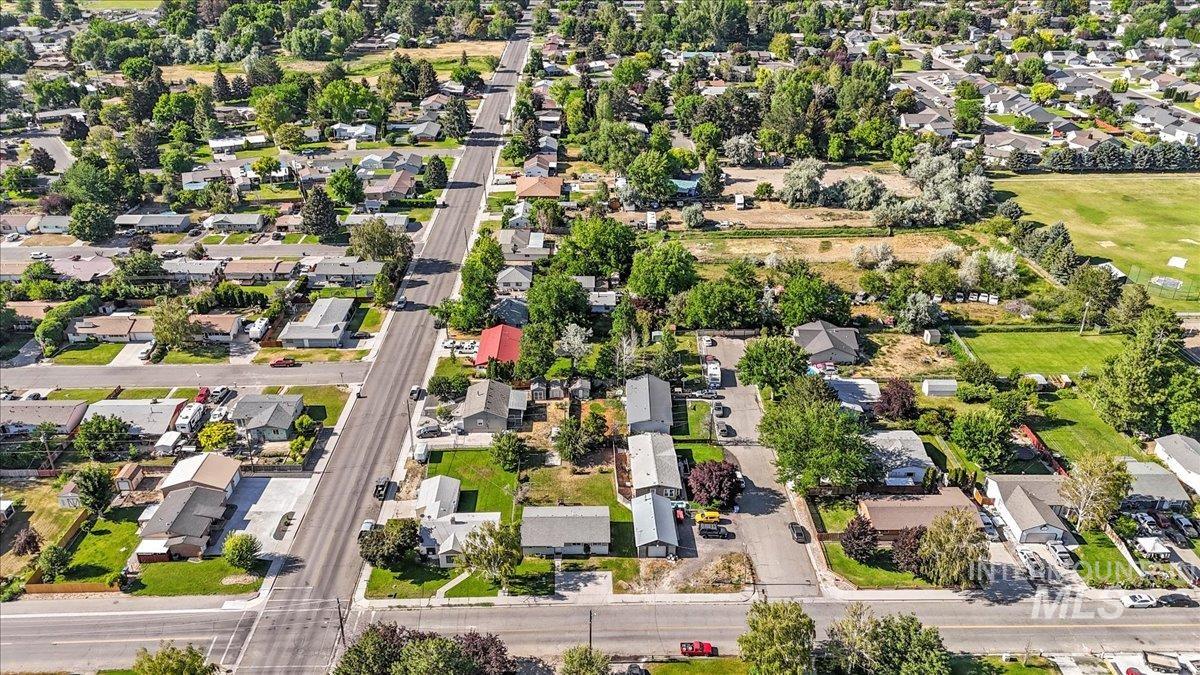 706 10th Avenue Property Photo 45