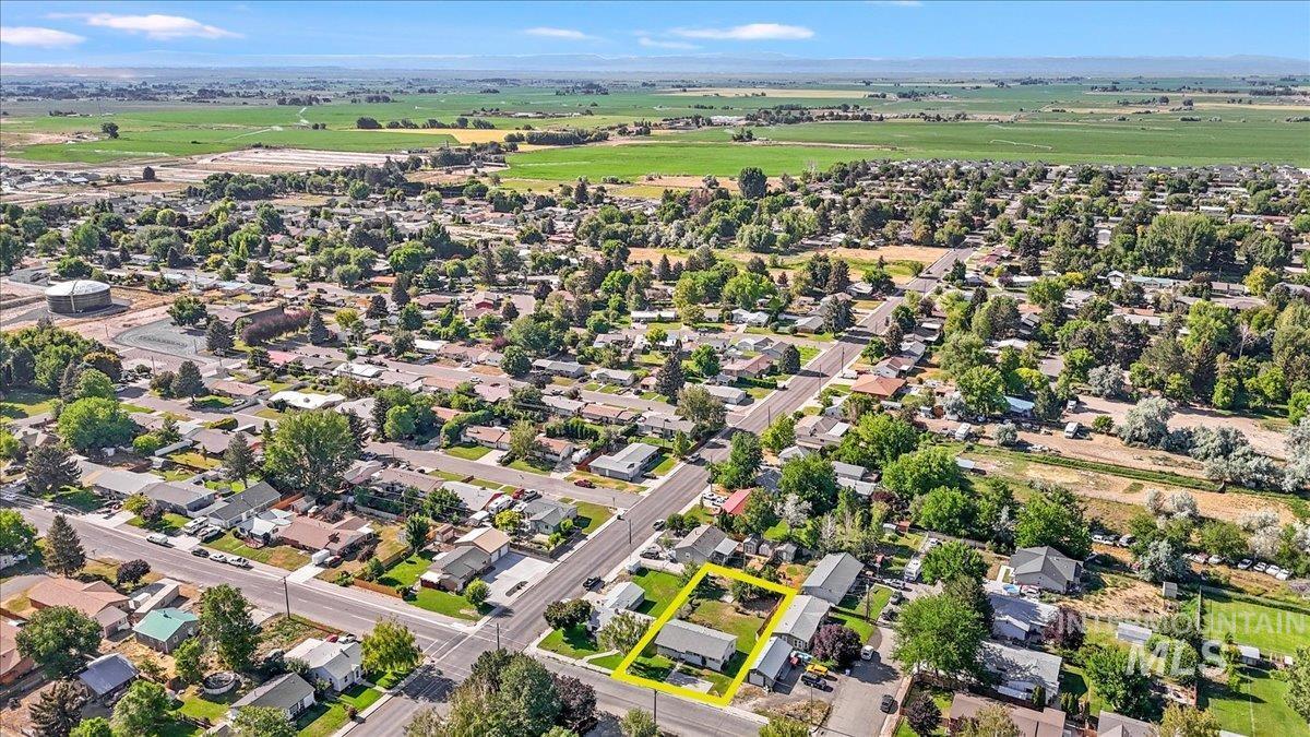 706 10th Avenue Property Photo 46