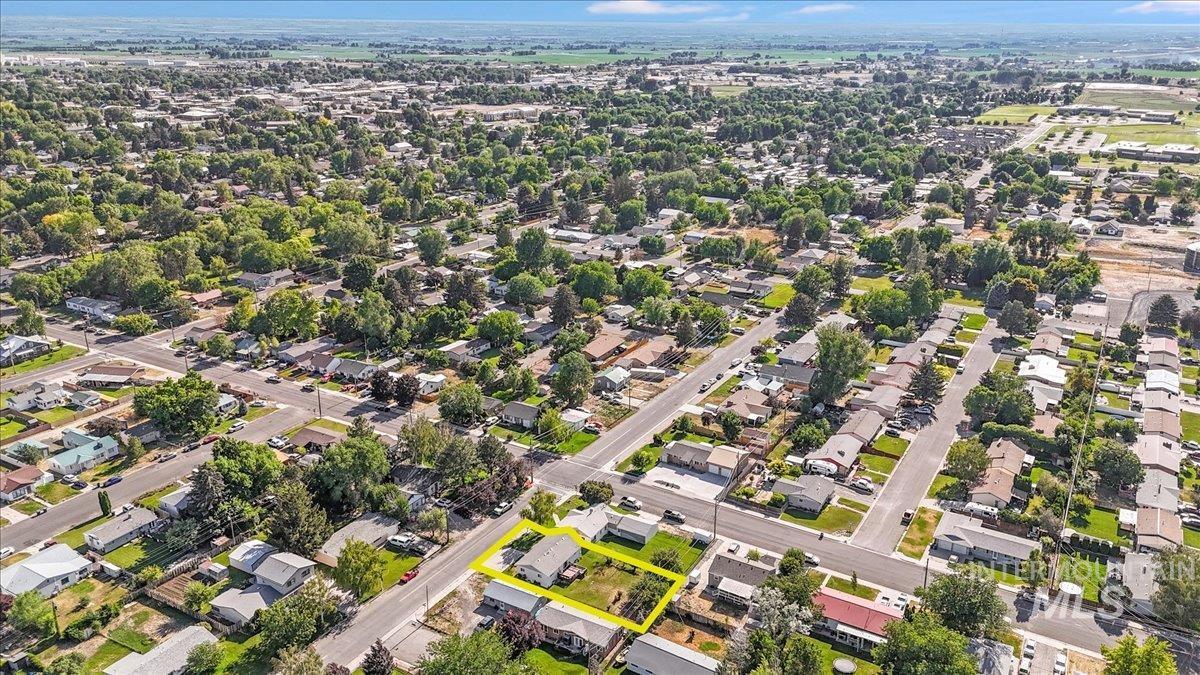 706 10th Avenue Property Photo 48