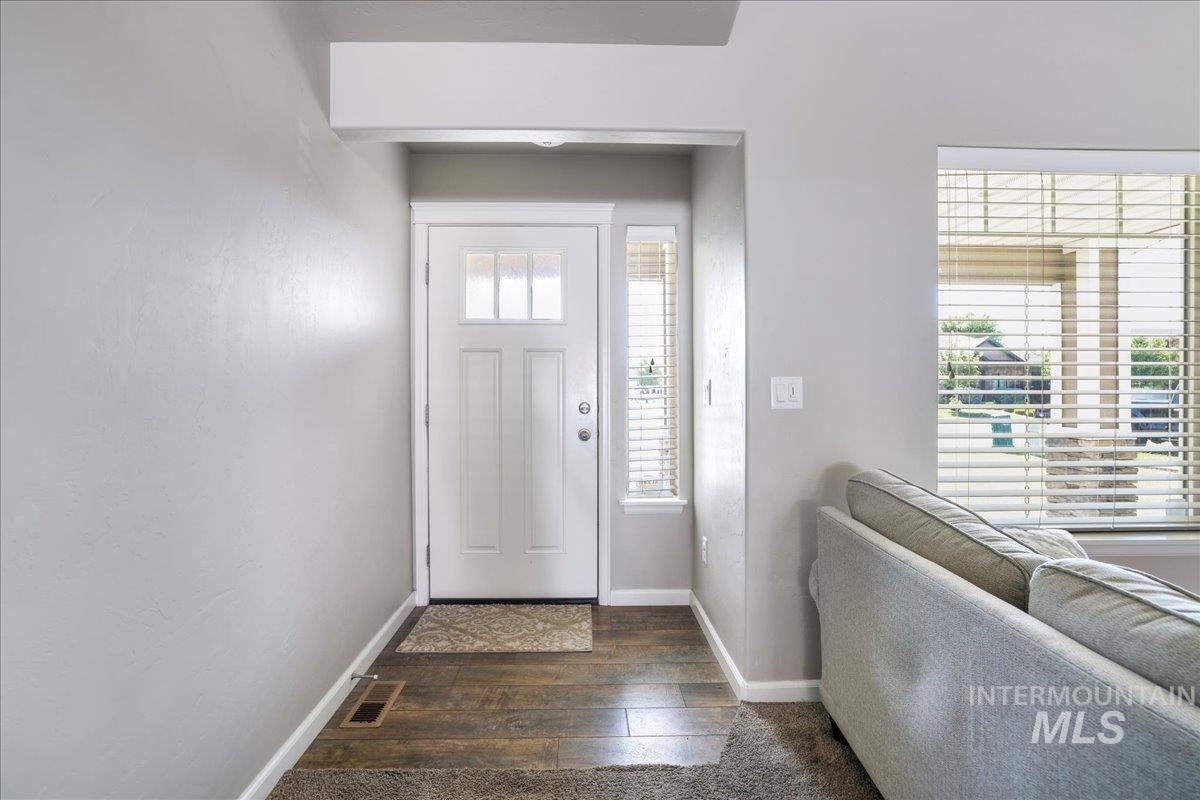1120 Ballard Way Property Photo 3