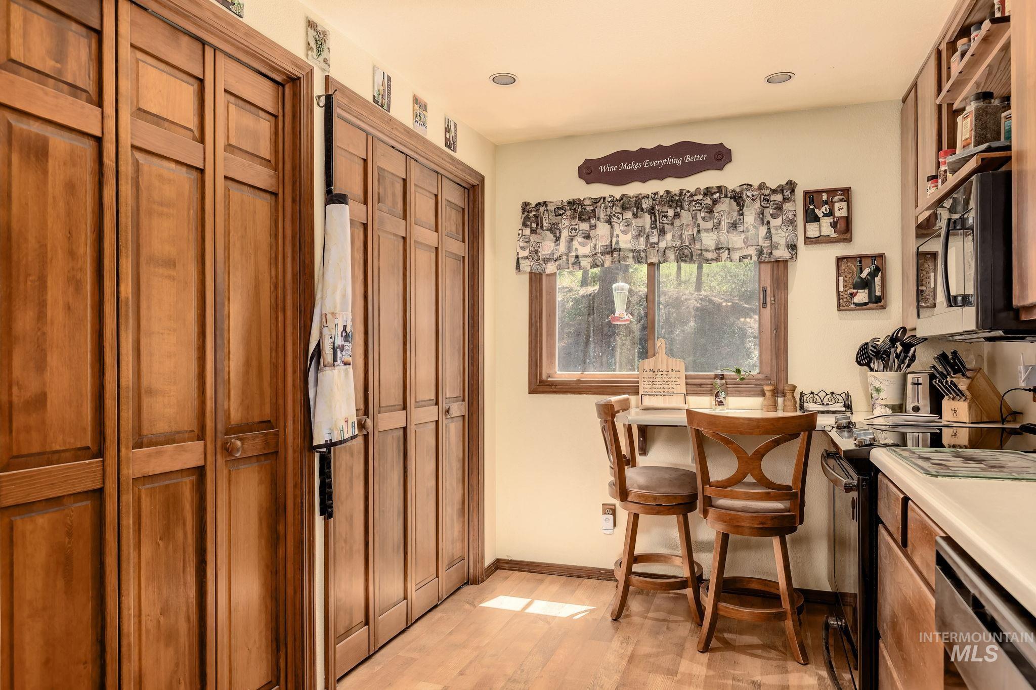428 Rimview Dr. Property Photo 8