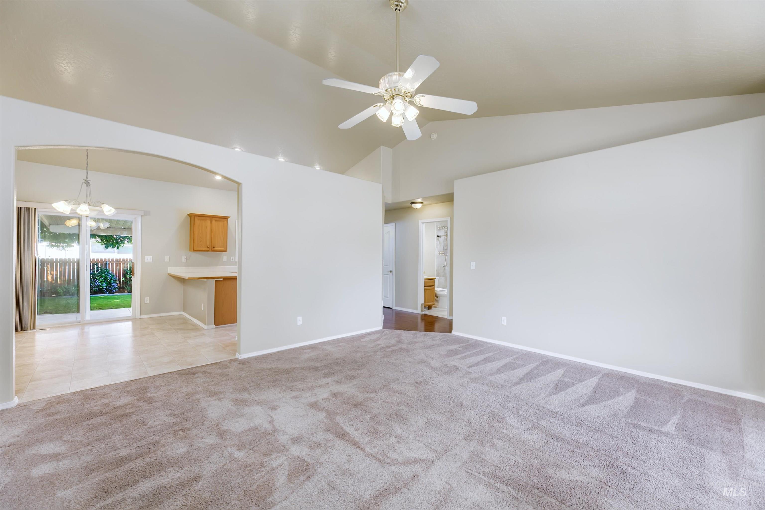2903 N Rough Stone Way Property Photo 3