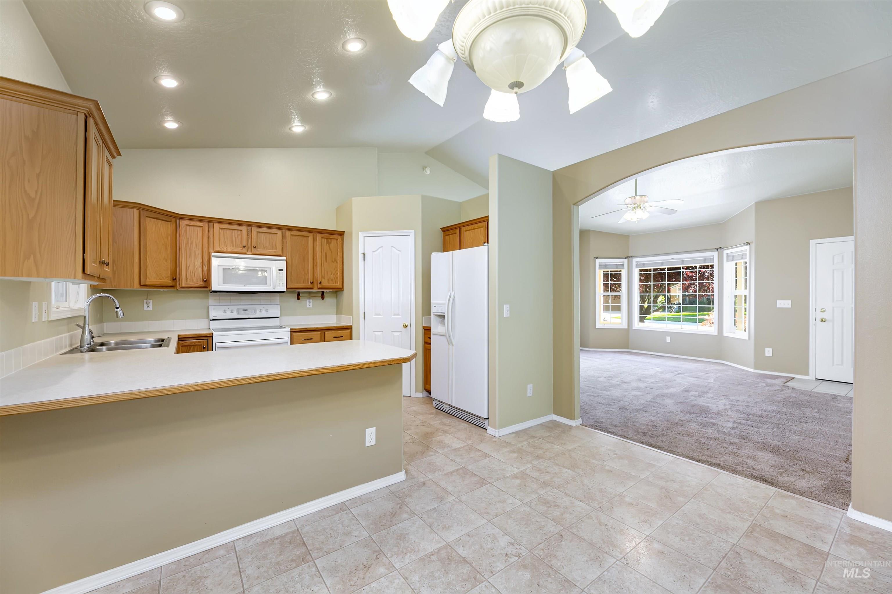 2903 N Rough Stone Way Property Photo 4