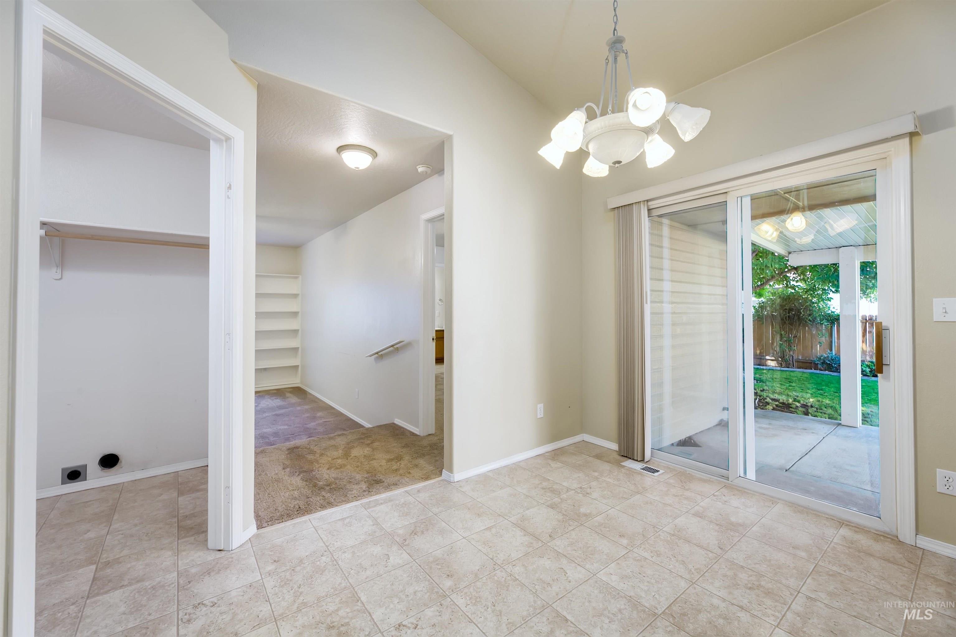 2903 N Rough Stone Way Property Photo 9