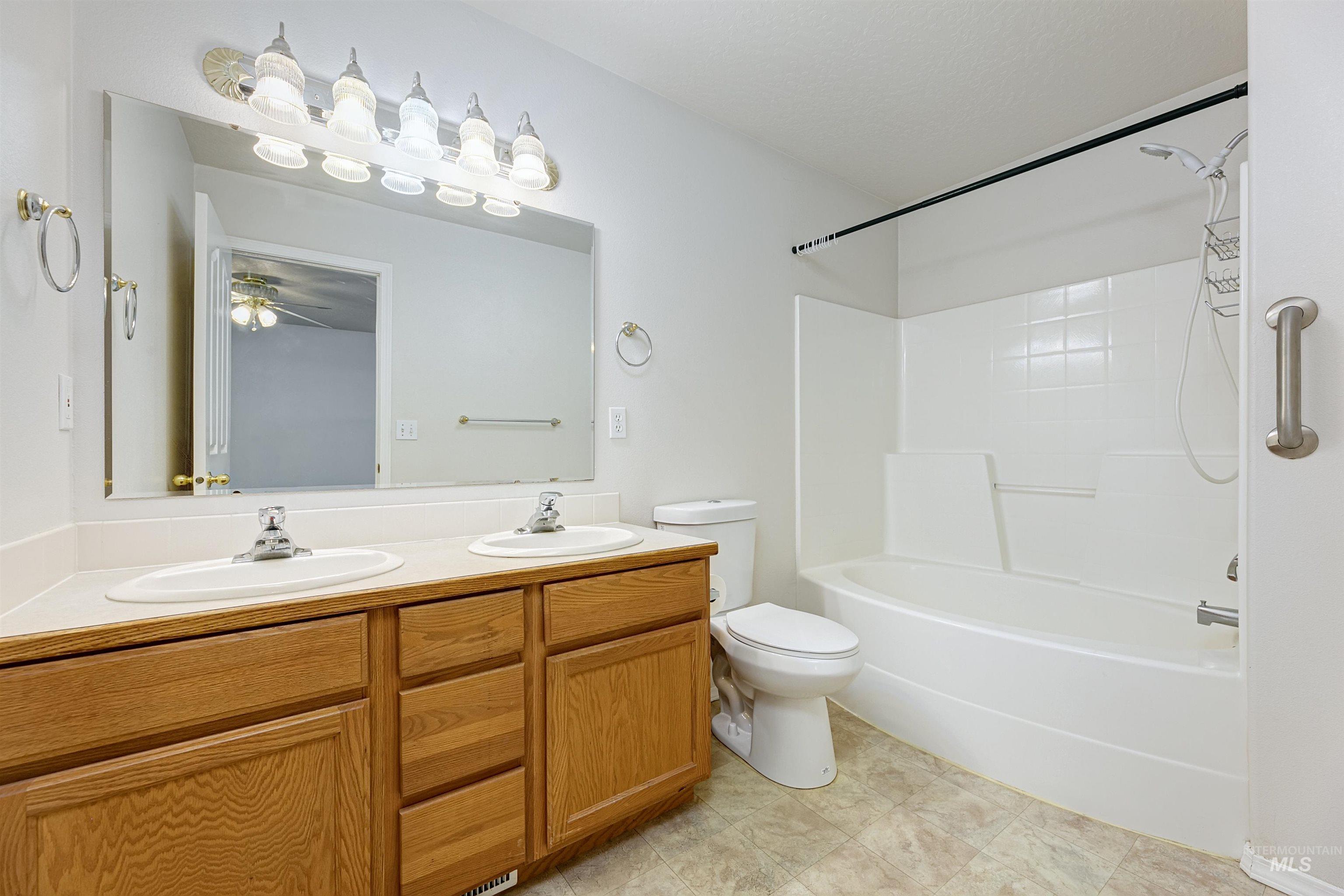 2903 N Rough Stone Way Property Photo 12