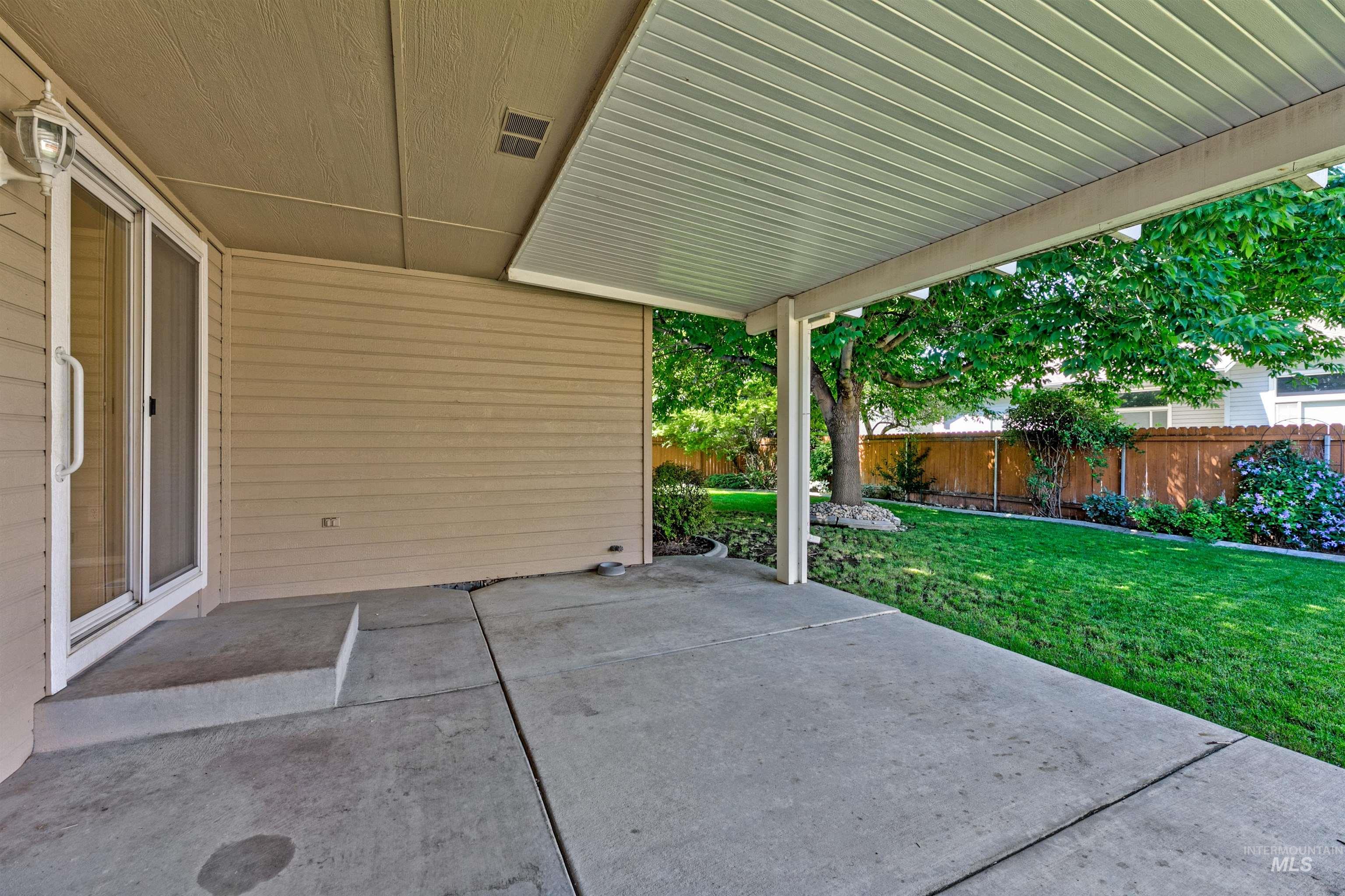 2903 N Rough Stone Way Property Photo 24