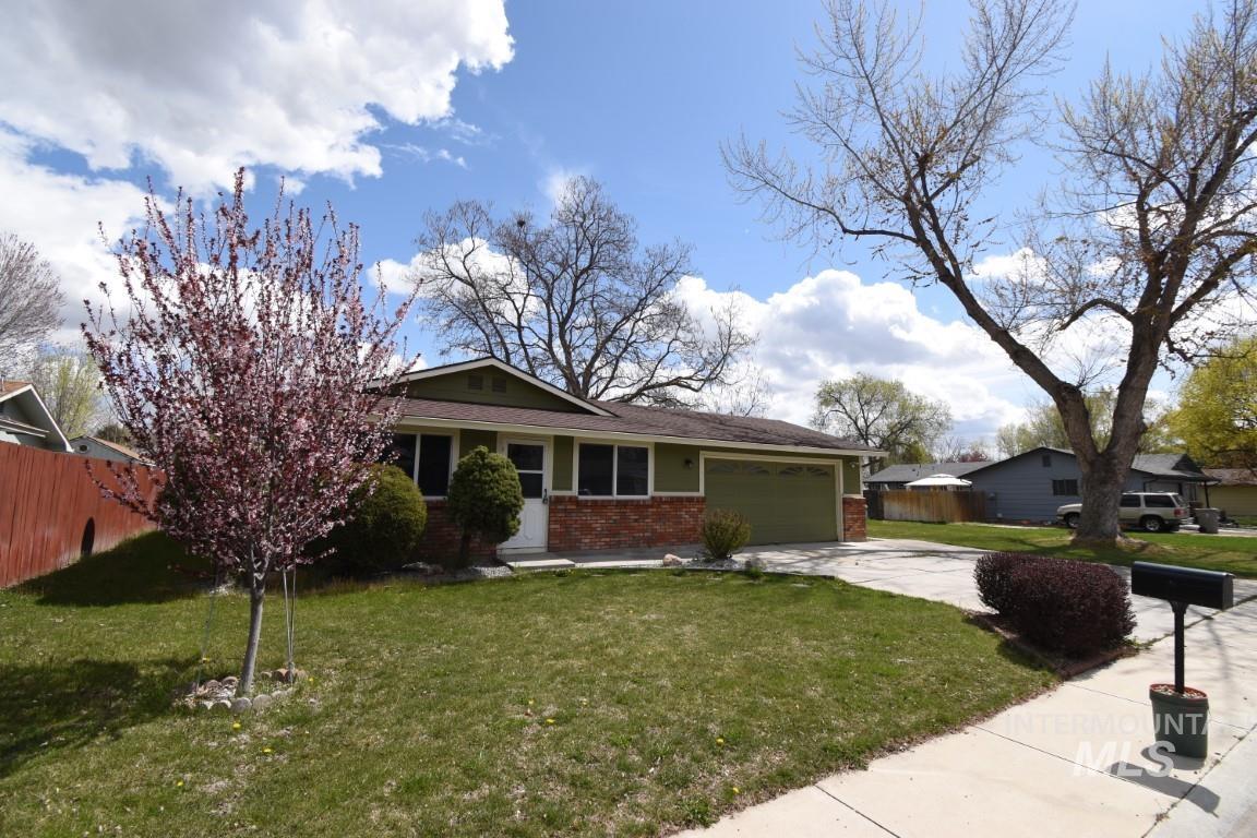 250 S Harlan Place Property Photo 3