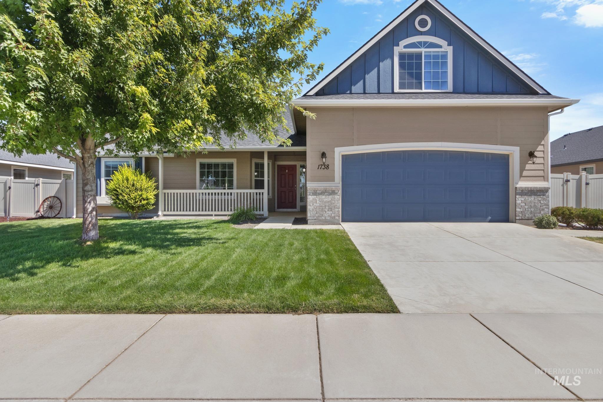 1738 N Blush Property Photo 1