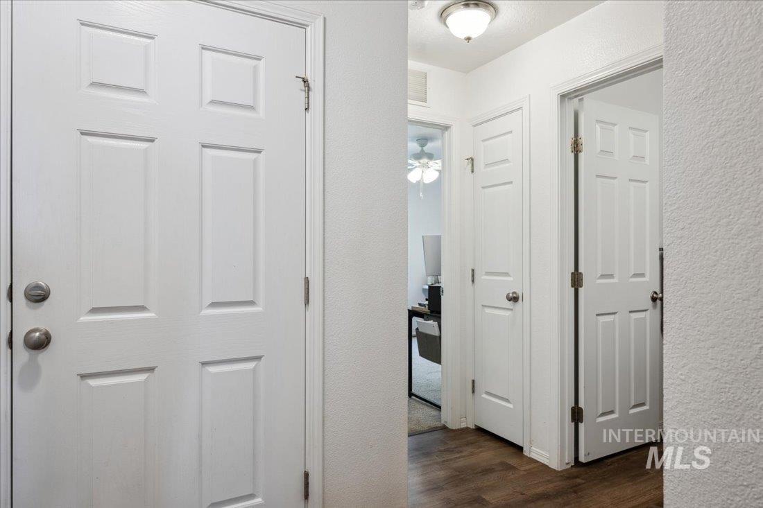 3848 W Newland St Property Photo 5