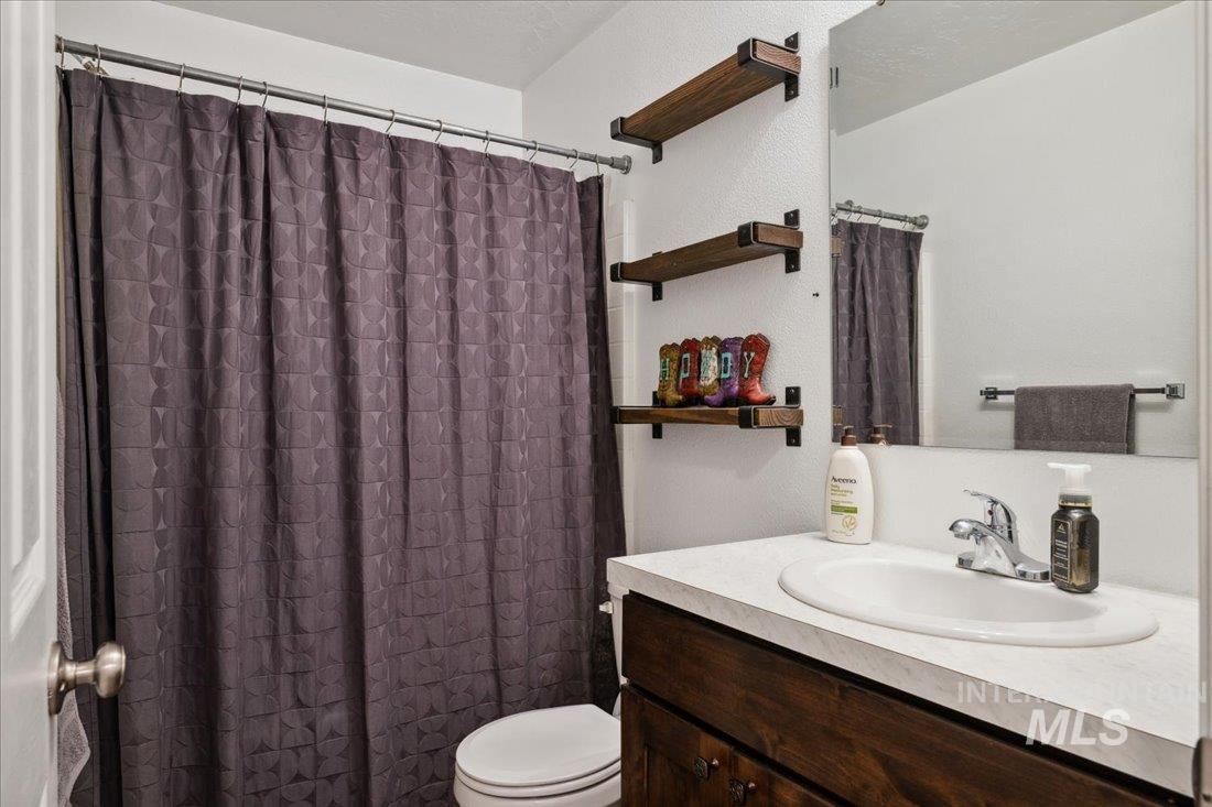 3848 W Newland St Property Photo 7