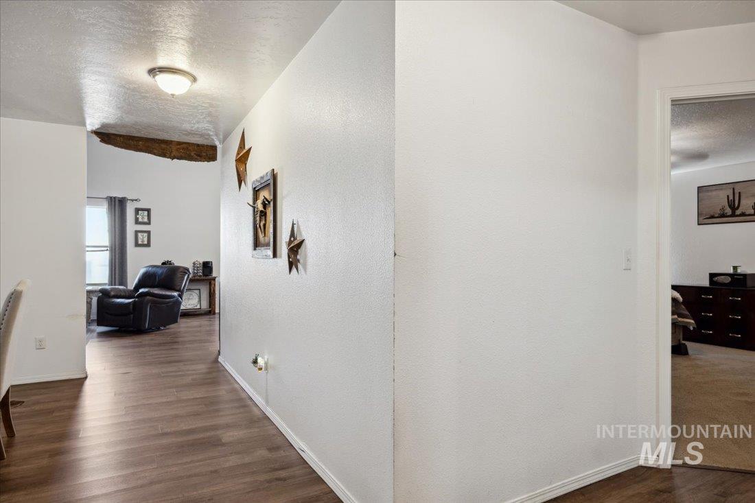 3848 W Newland St Property Photo 9