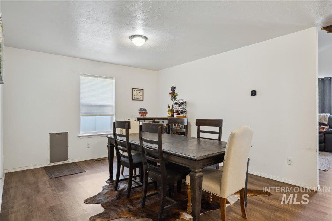 3848 W Newland St Property Photo 10