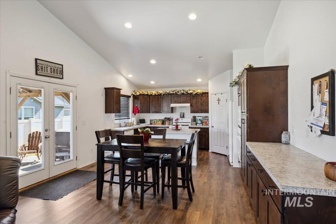 3848 W Newland St Property Photo 15