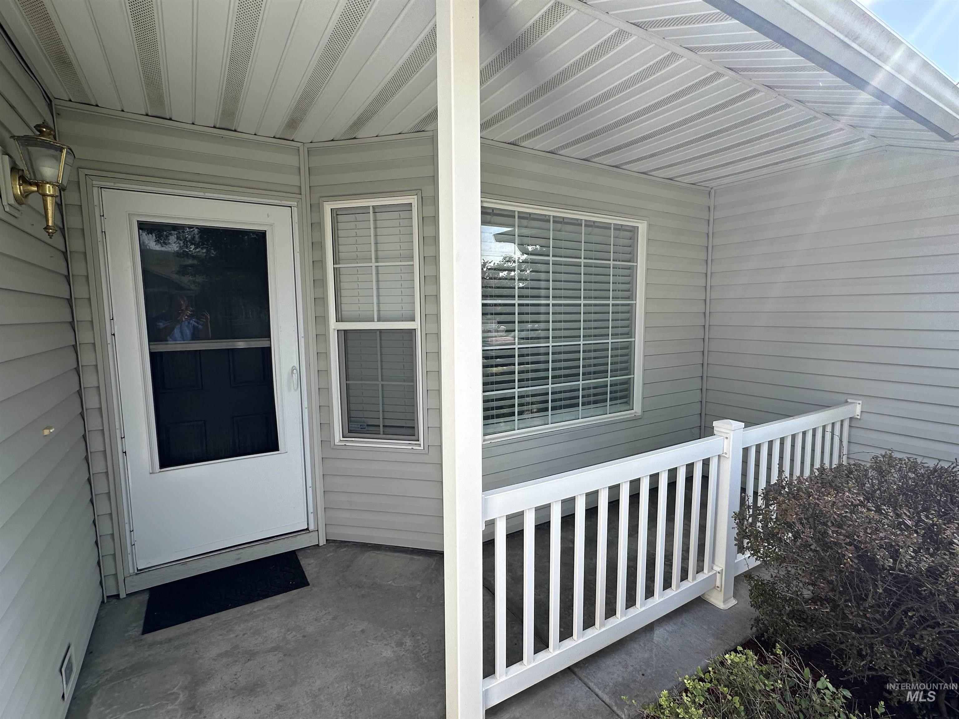 14298 Shenandoah St Property Photo 4