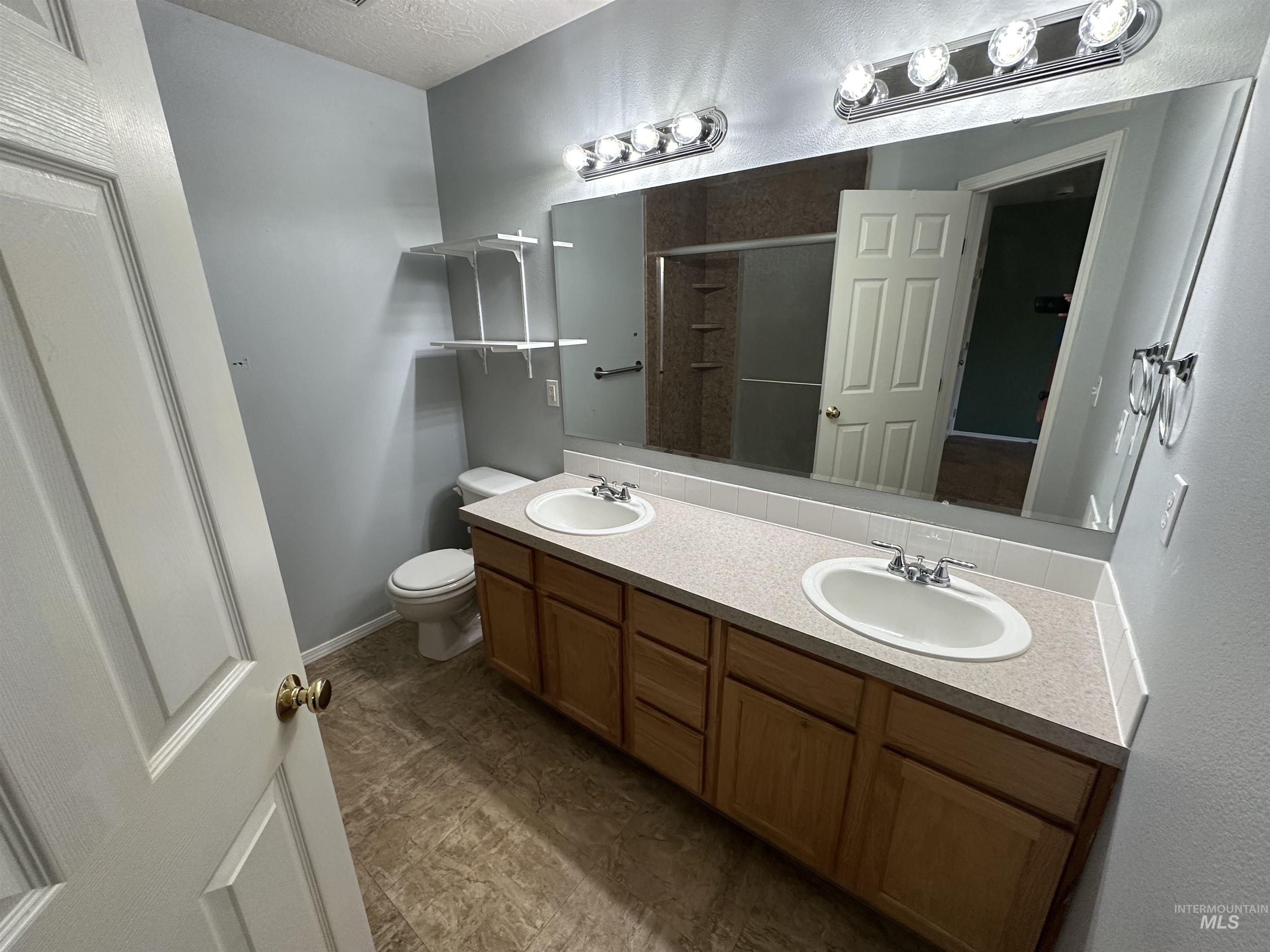 14298 Shenandoah St Property Photo 17