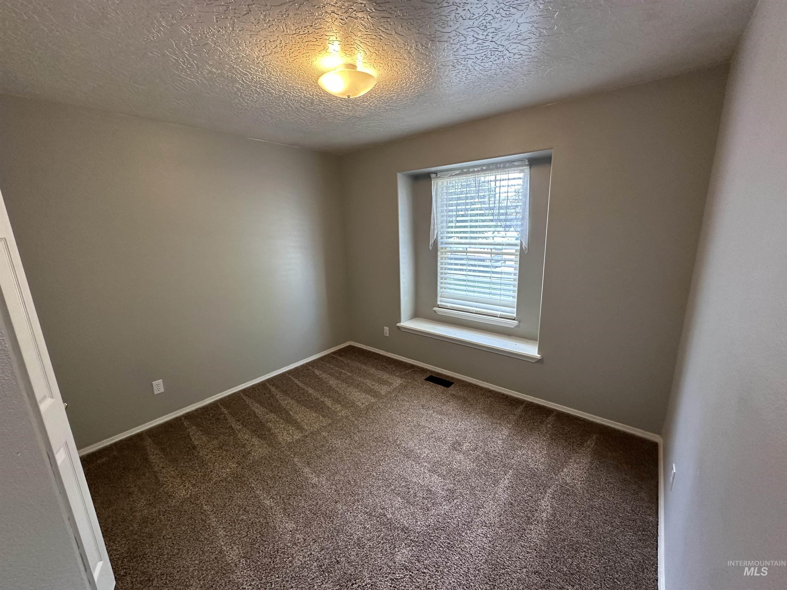 14298 Shenandoah St Property Photo 24