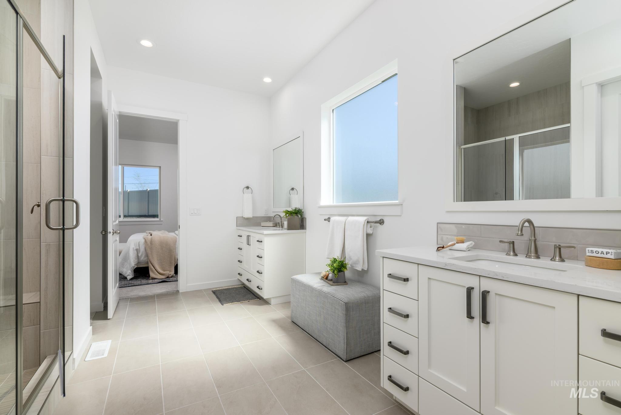 3659 N San Carlos Way Property Photo 8