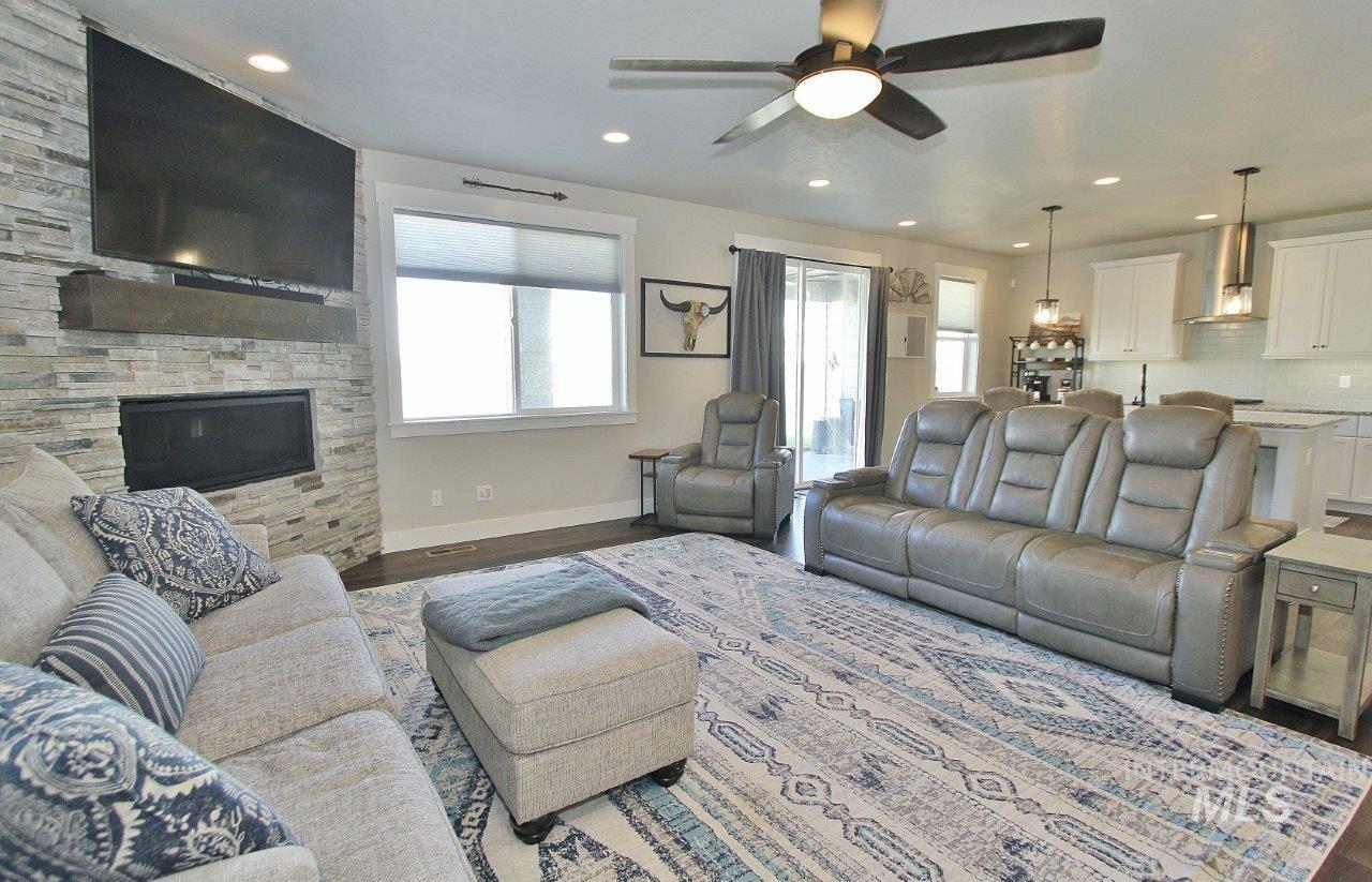 12643 S Teano Ave. Property Photo 4