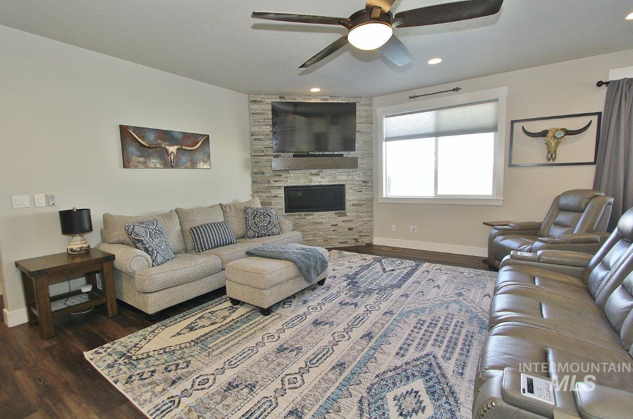12643 S Teano Ave. Property Photo 5