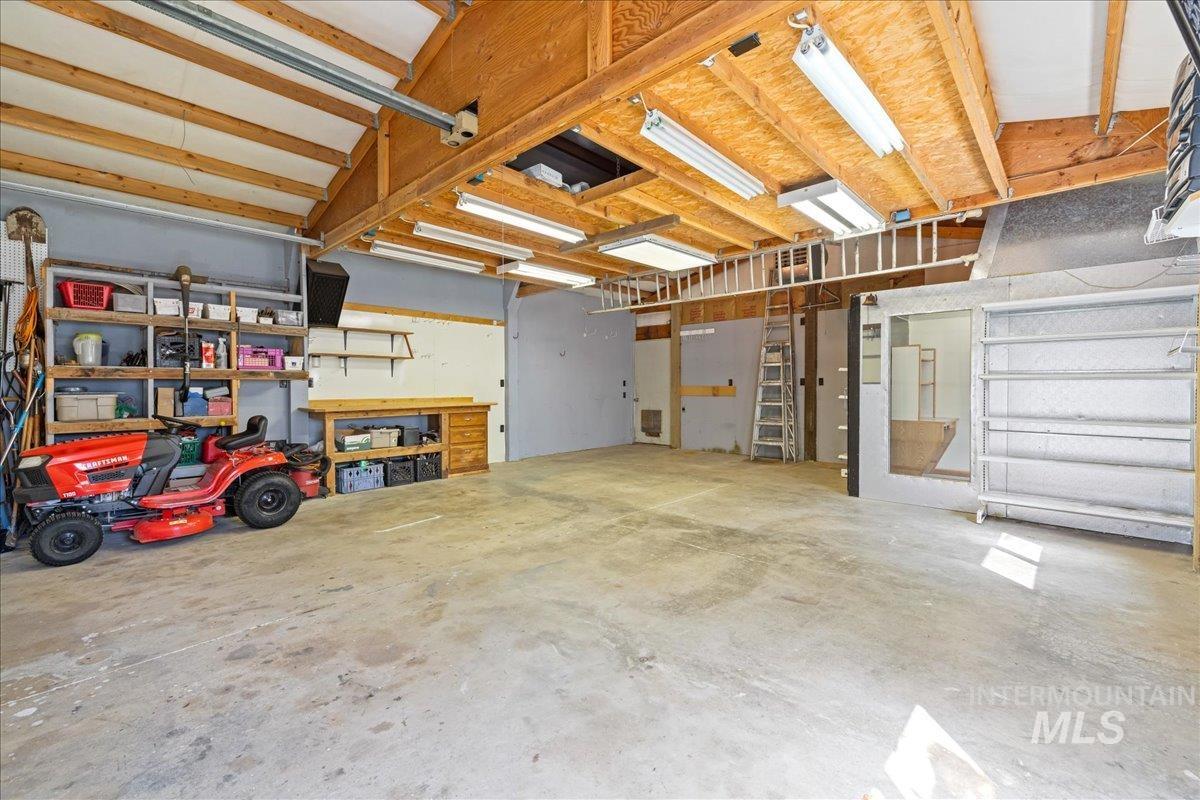 3575 Jones Pl Property Photo 32