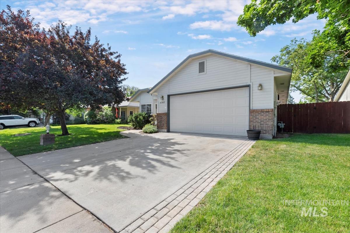 4147 W Pinoak Ct. Property Photo 1