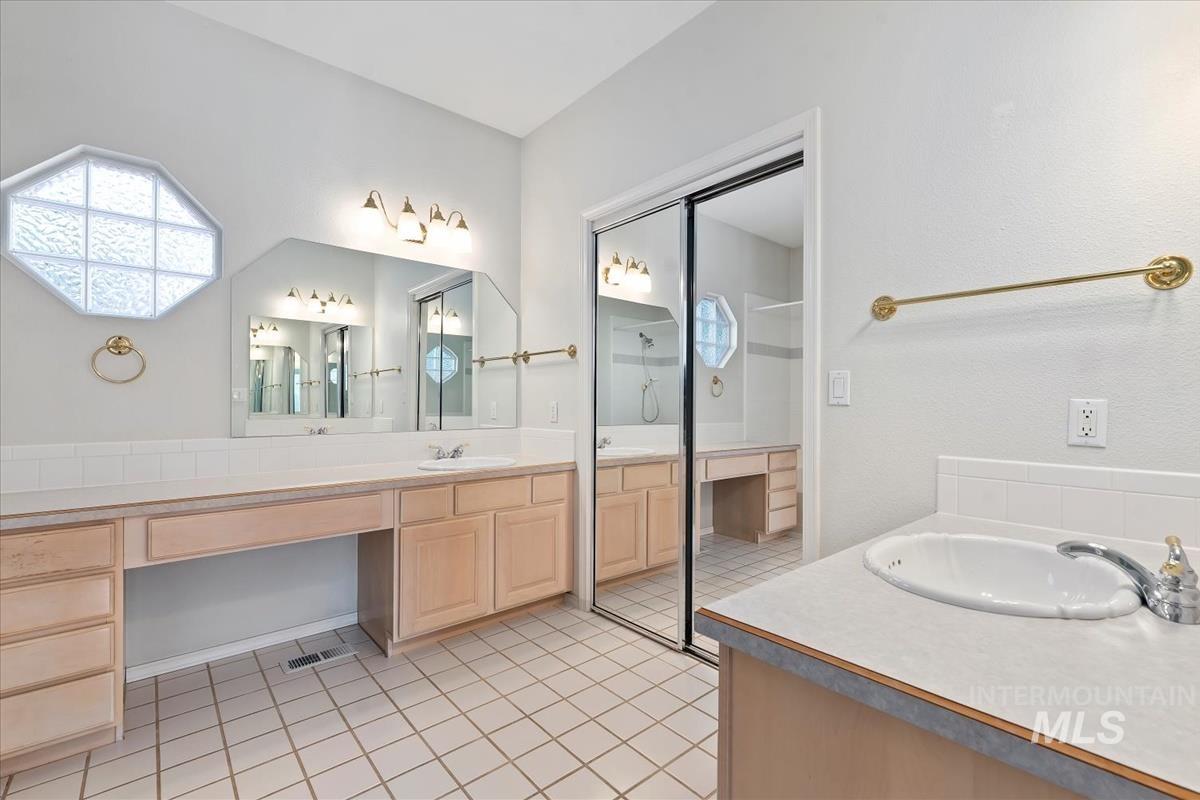 4147 W Pinoak Ct. Property Photo 23