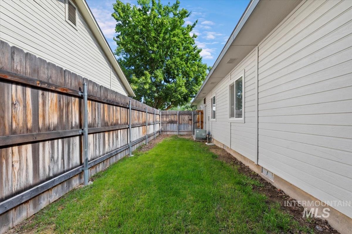 4147 W Pinoak Ct. Property Photo 30