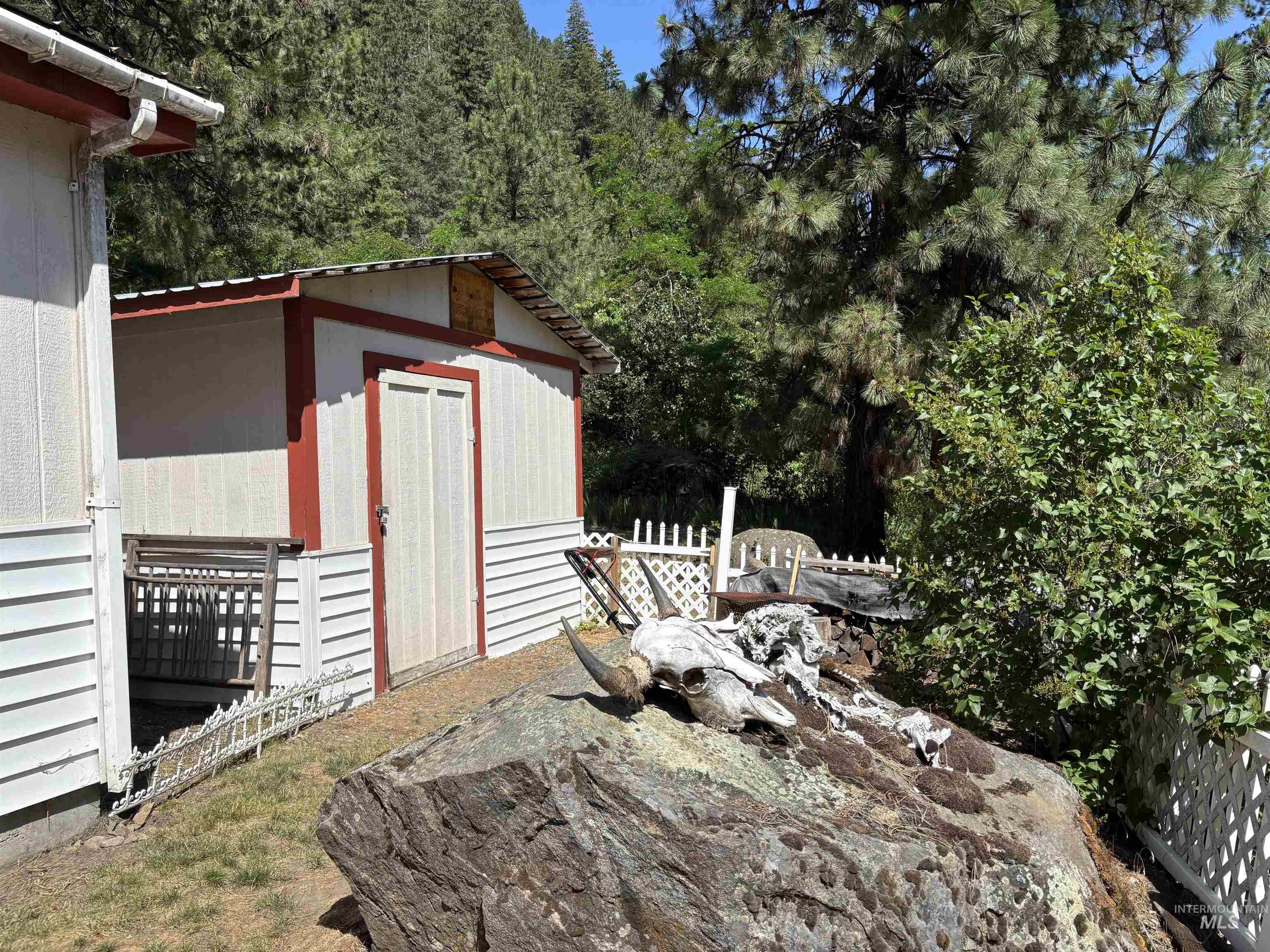 5645 Pines Rd Property Photo 5