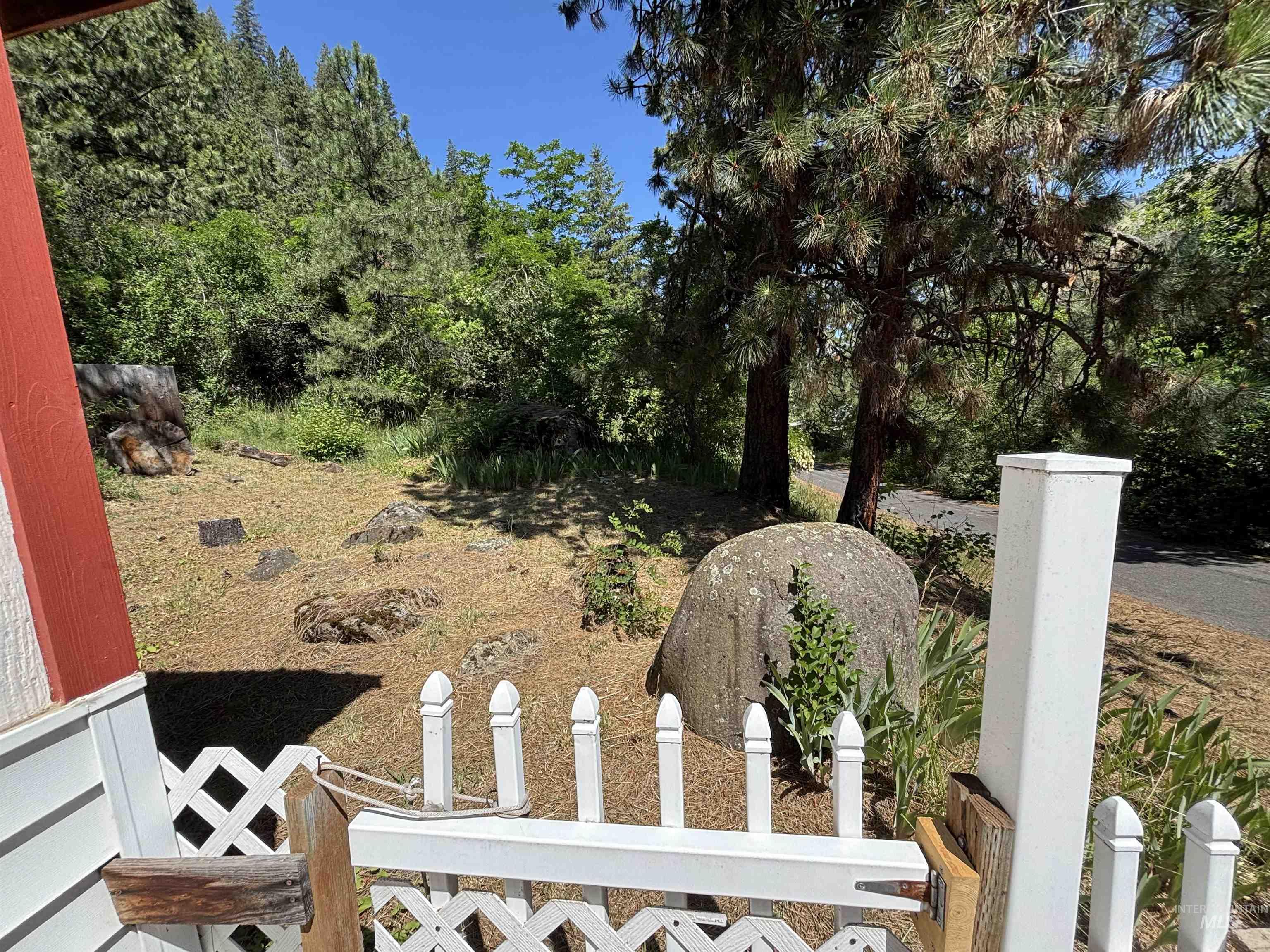 5645 Pines Rd Property Photo 8