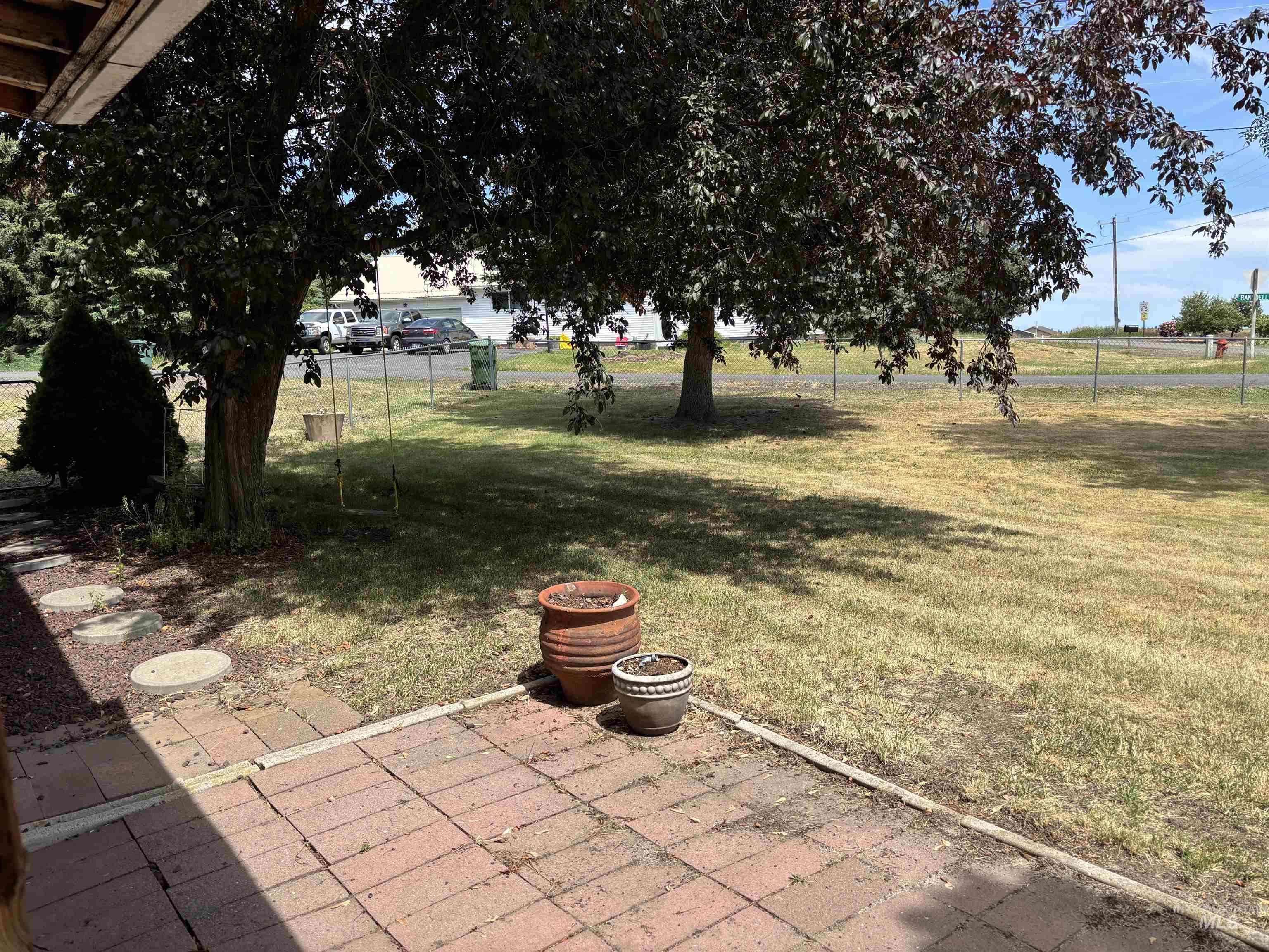 704 Villard Property Photo 3