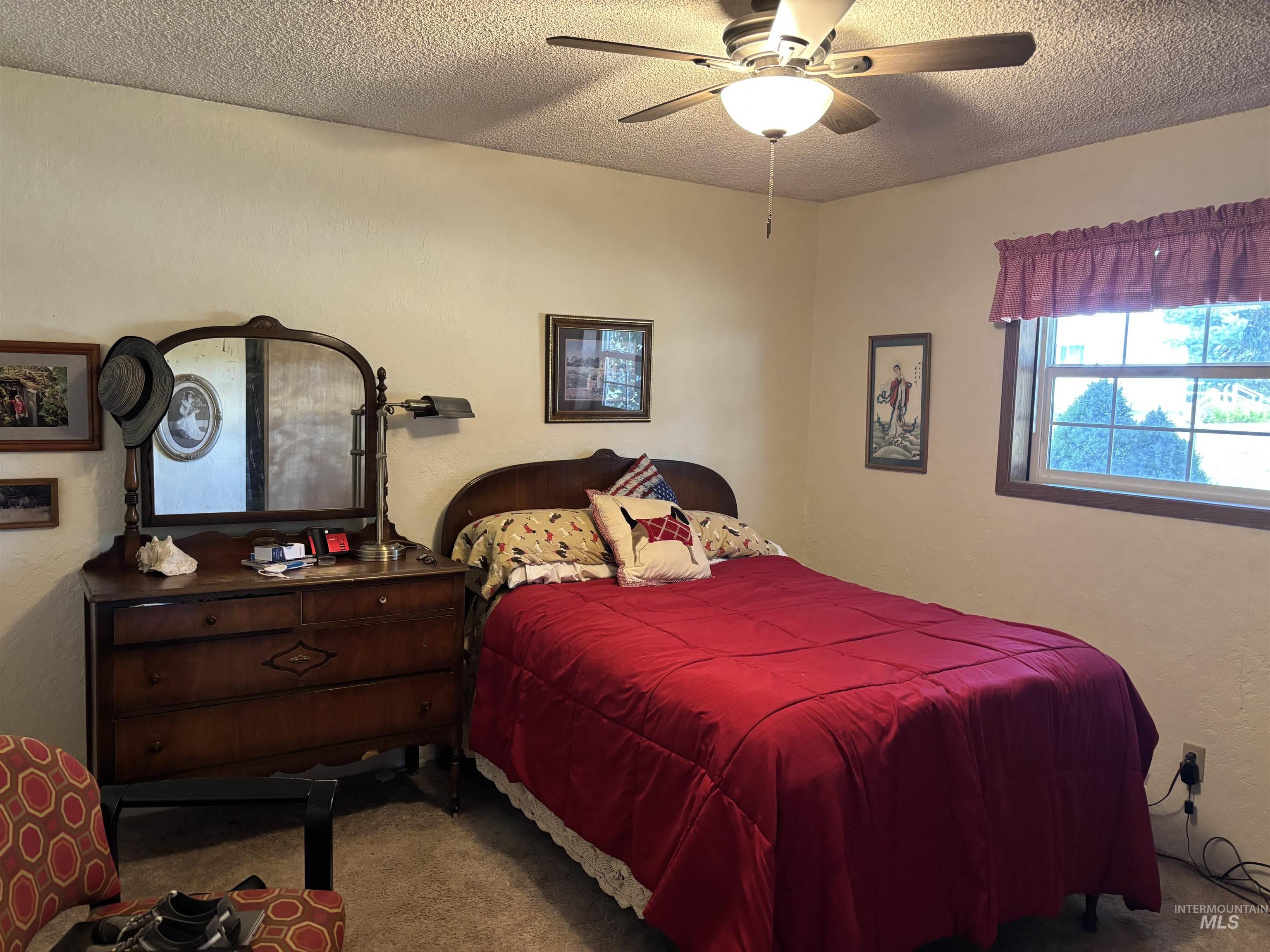 704 Villard Property Photo 11
