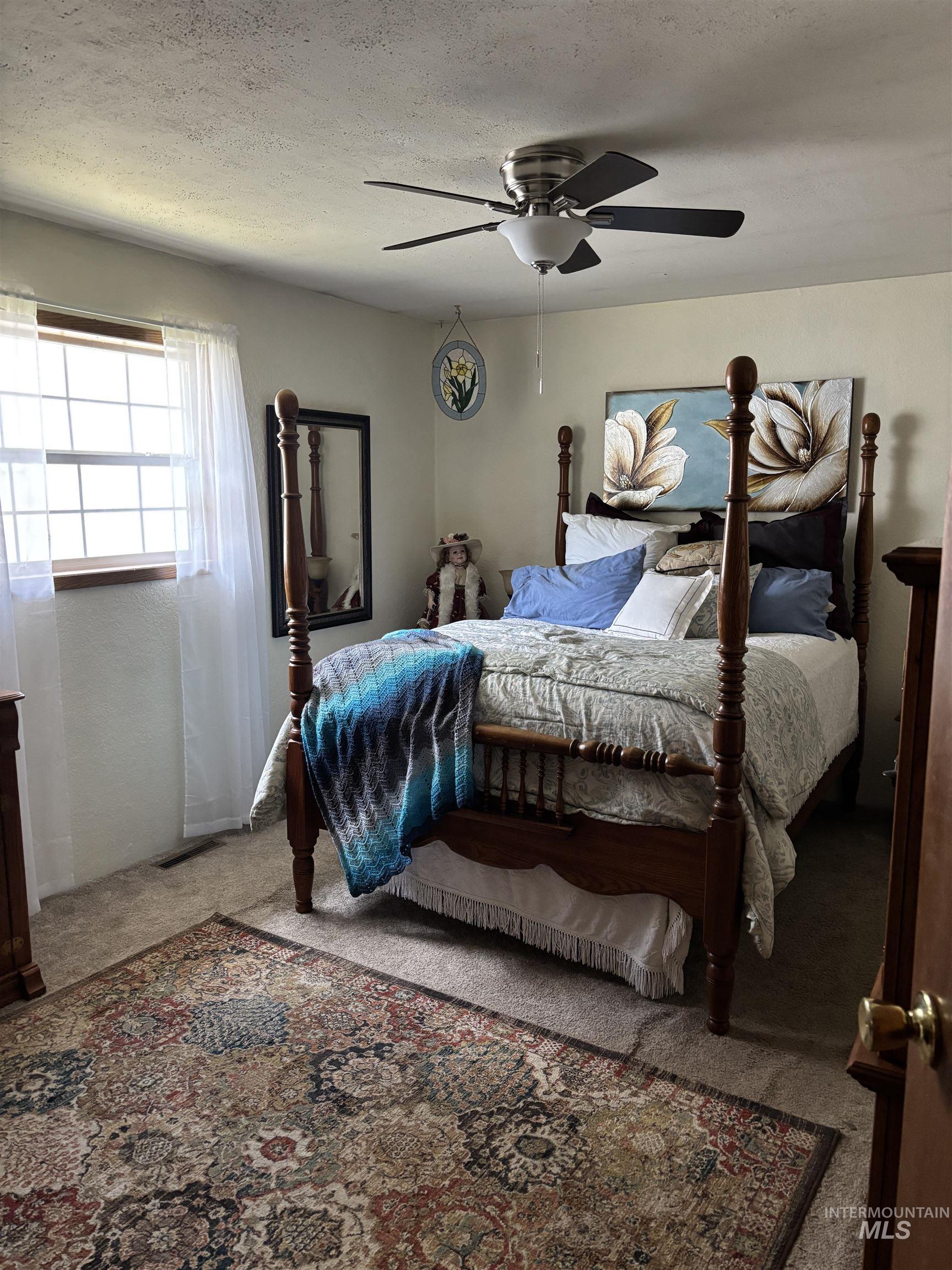 704 Villard Property Photo 12