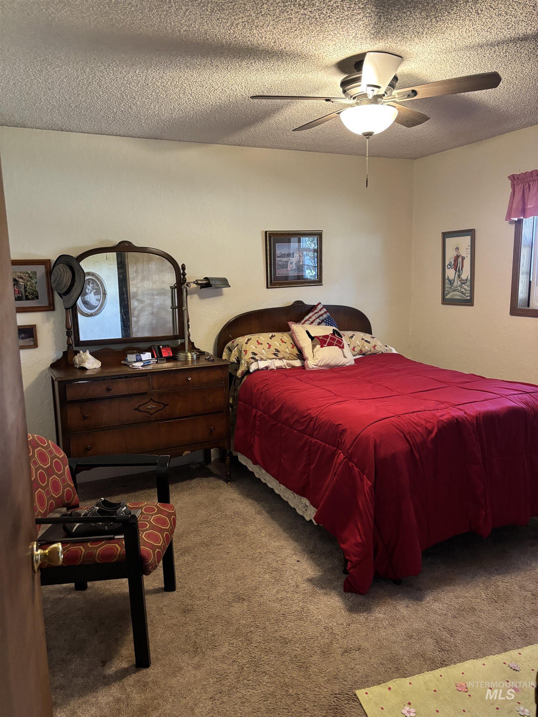 704 Villard Property Photo 21