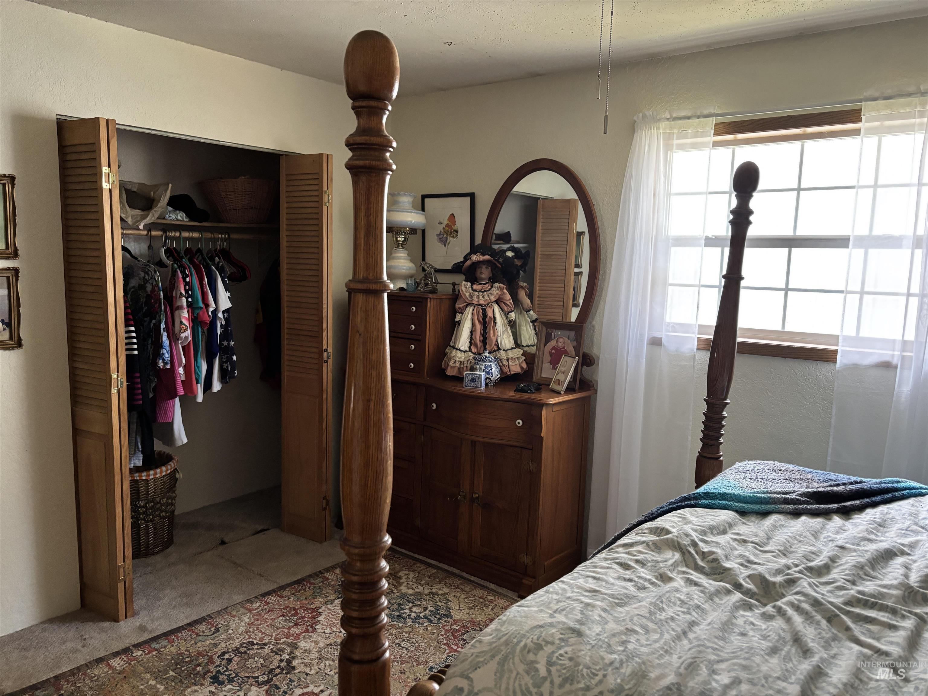 704 Villard Property Photo 24