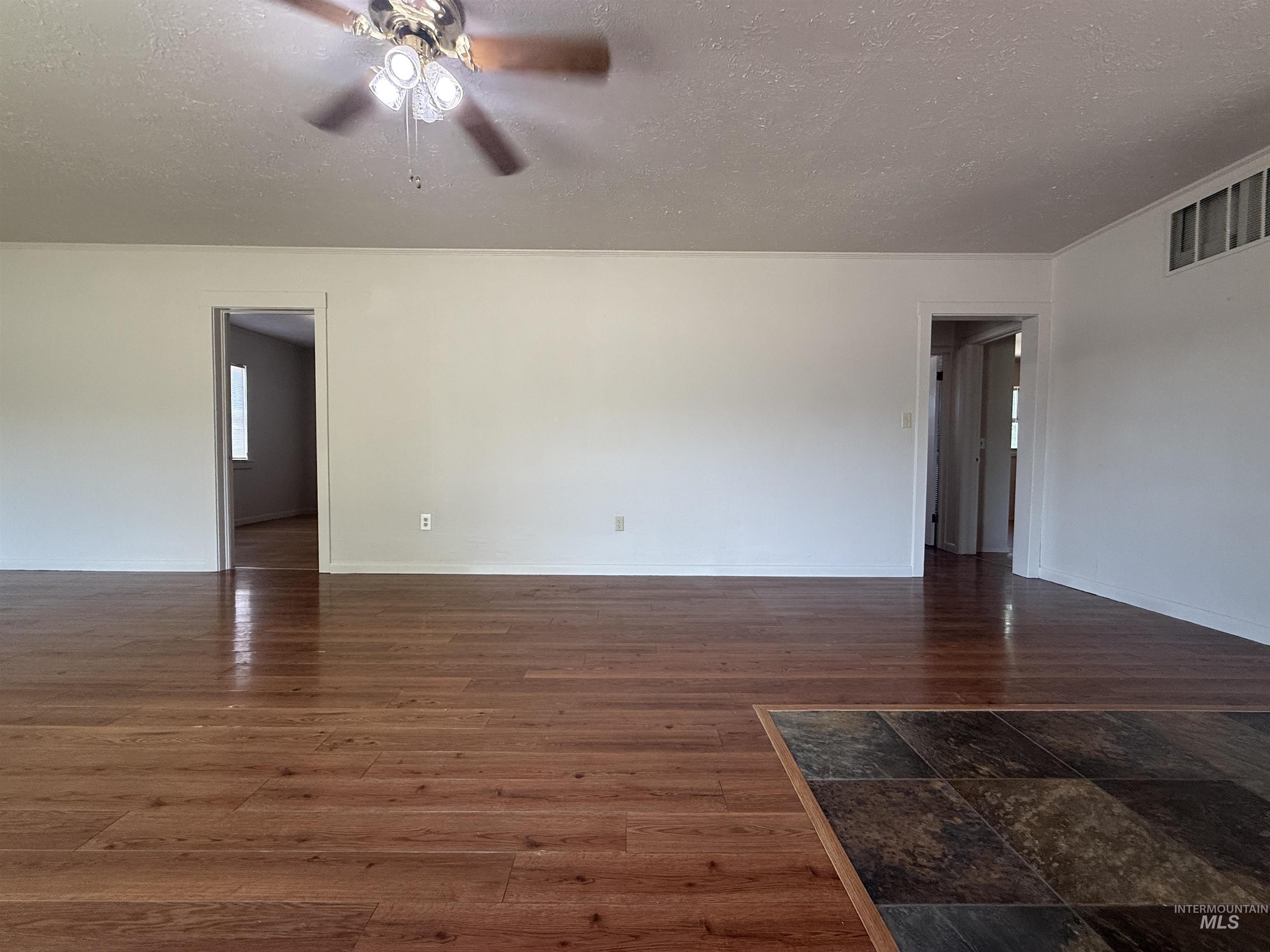 703 Jefferson St Property Photo 10