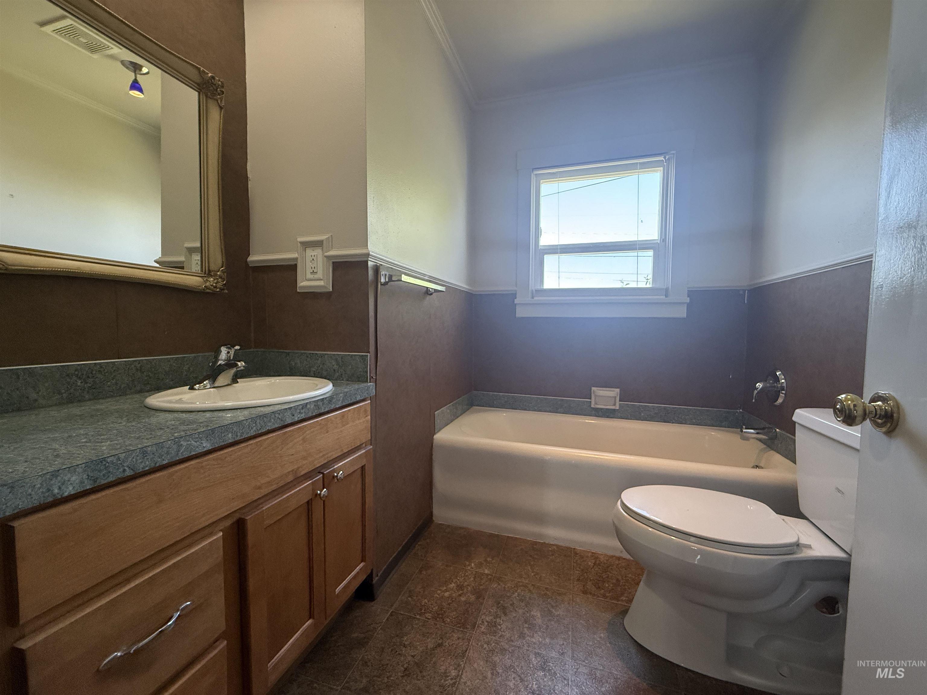 703 Jefferson St Property Photo 22
