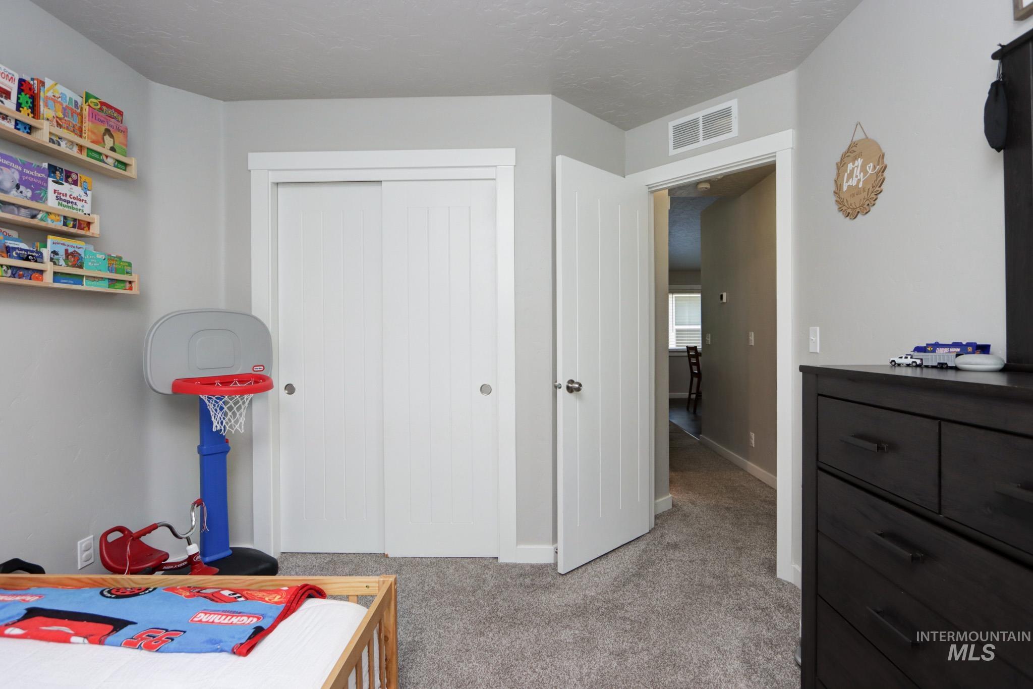 204 Crimson Cir E Property Photo 28