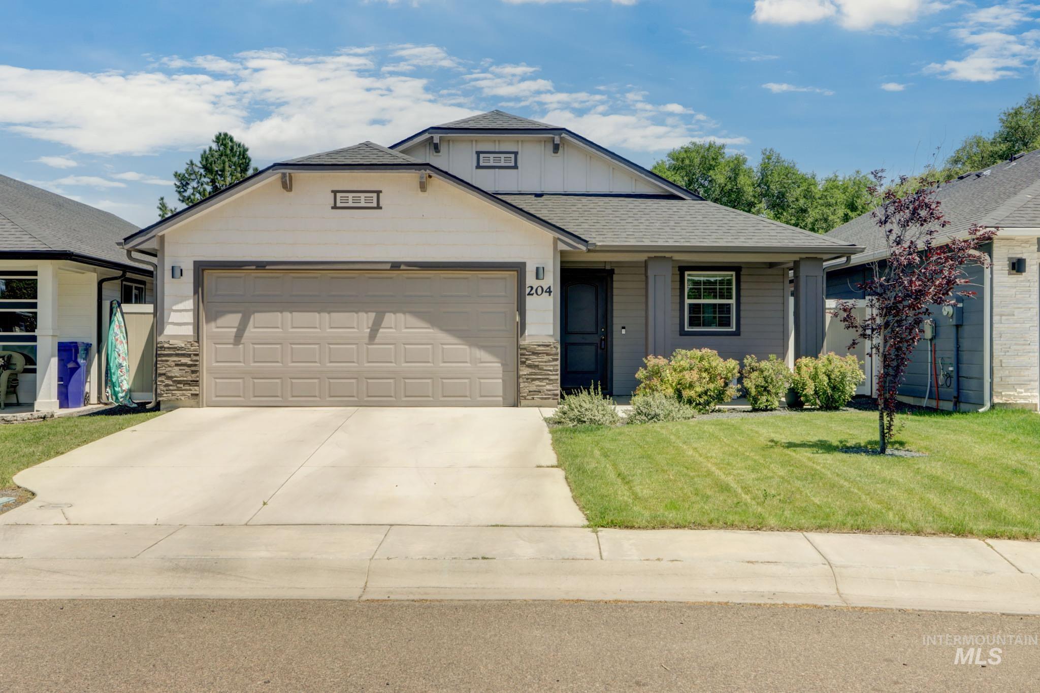204 Crimson Cir E Property Photo 35