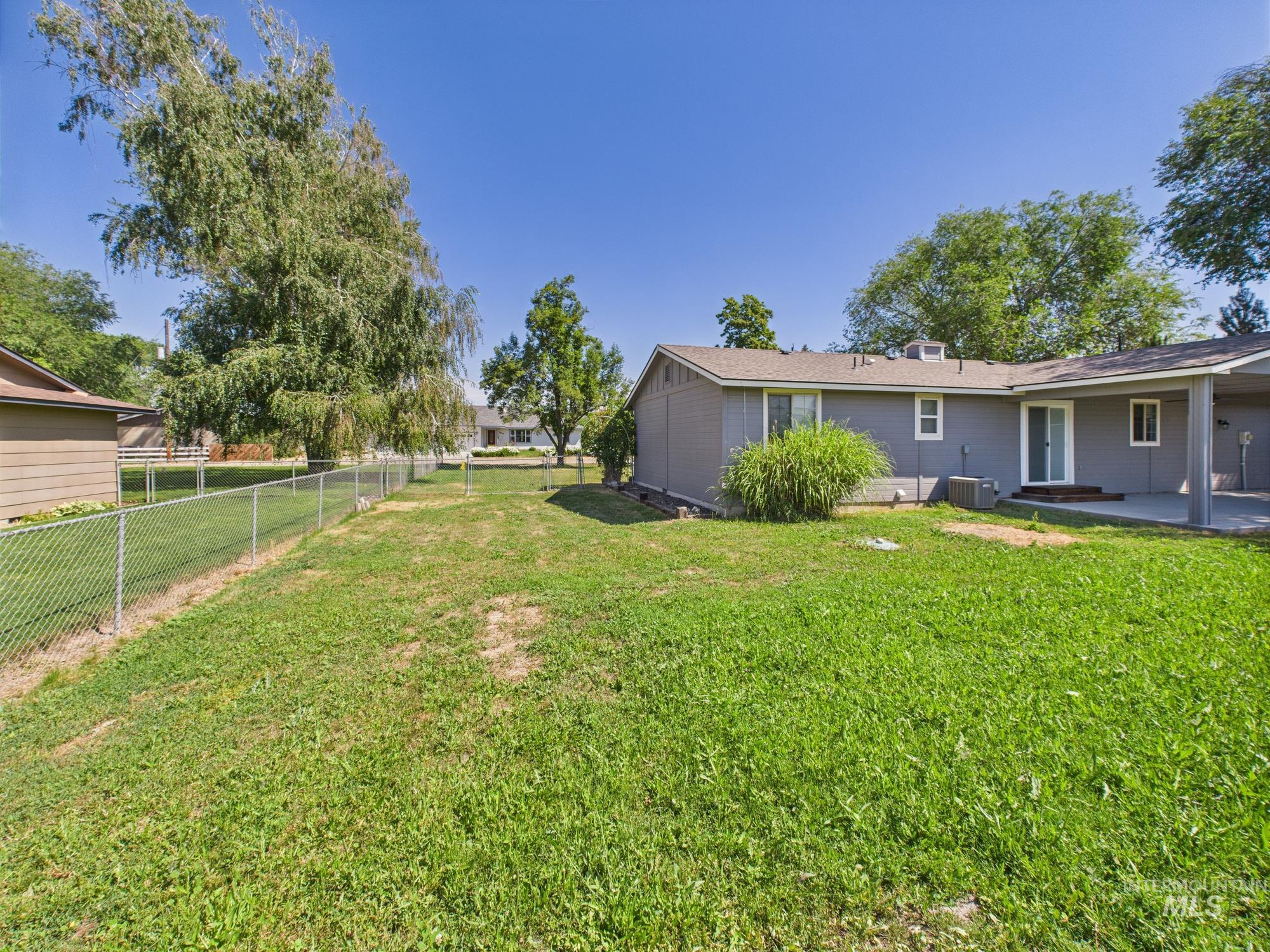 1673 Thomas Property Photo 4