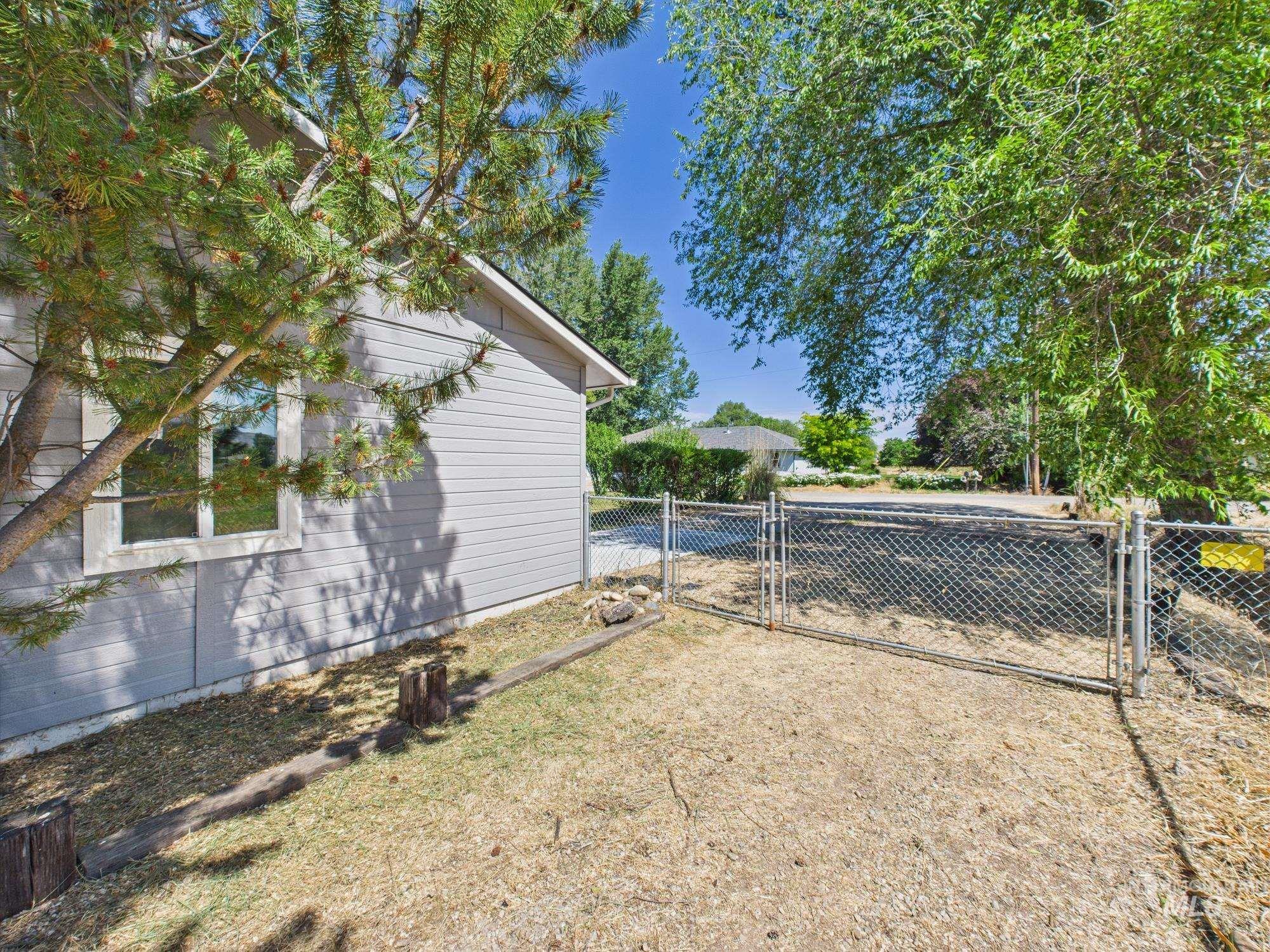 1673 Thomas Property Photo 9
