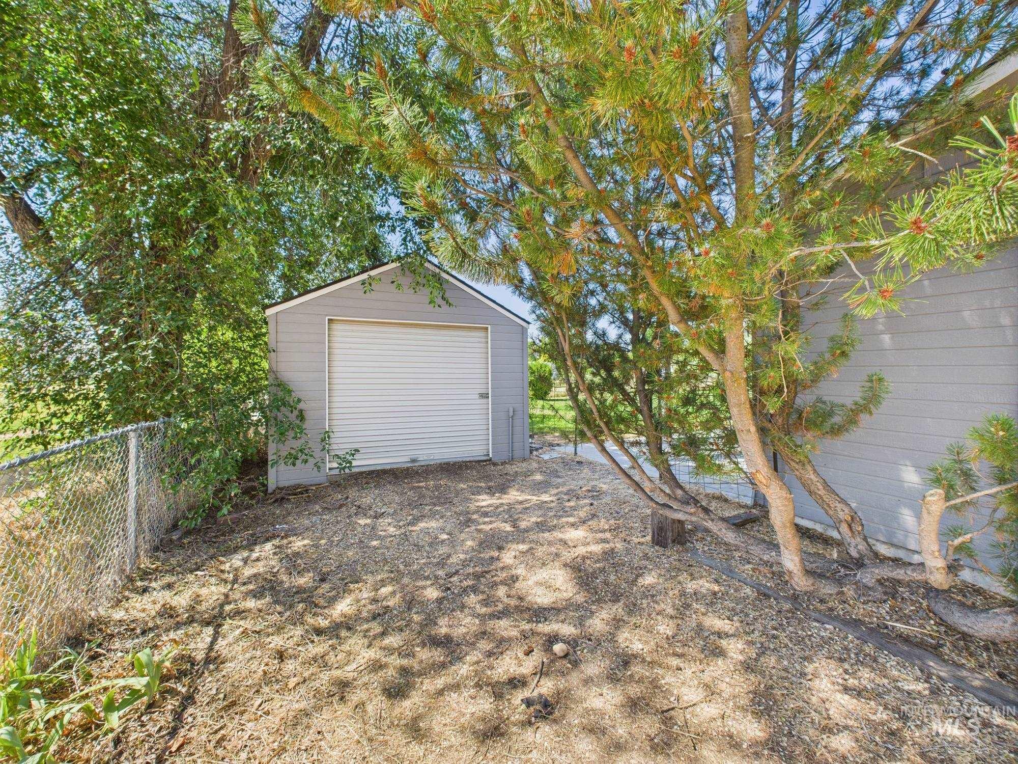 1673 Thomas Property Photo 12