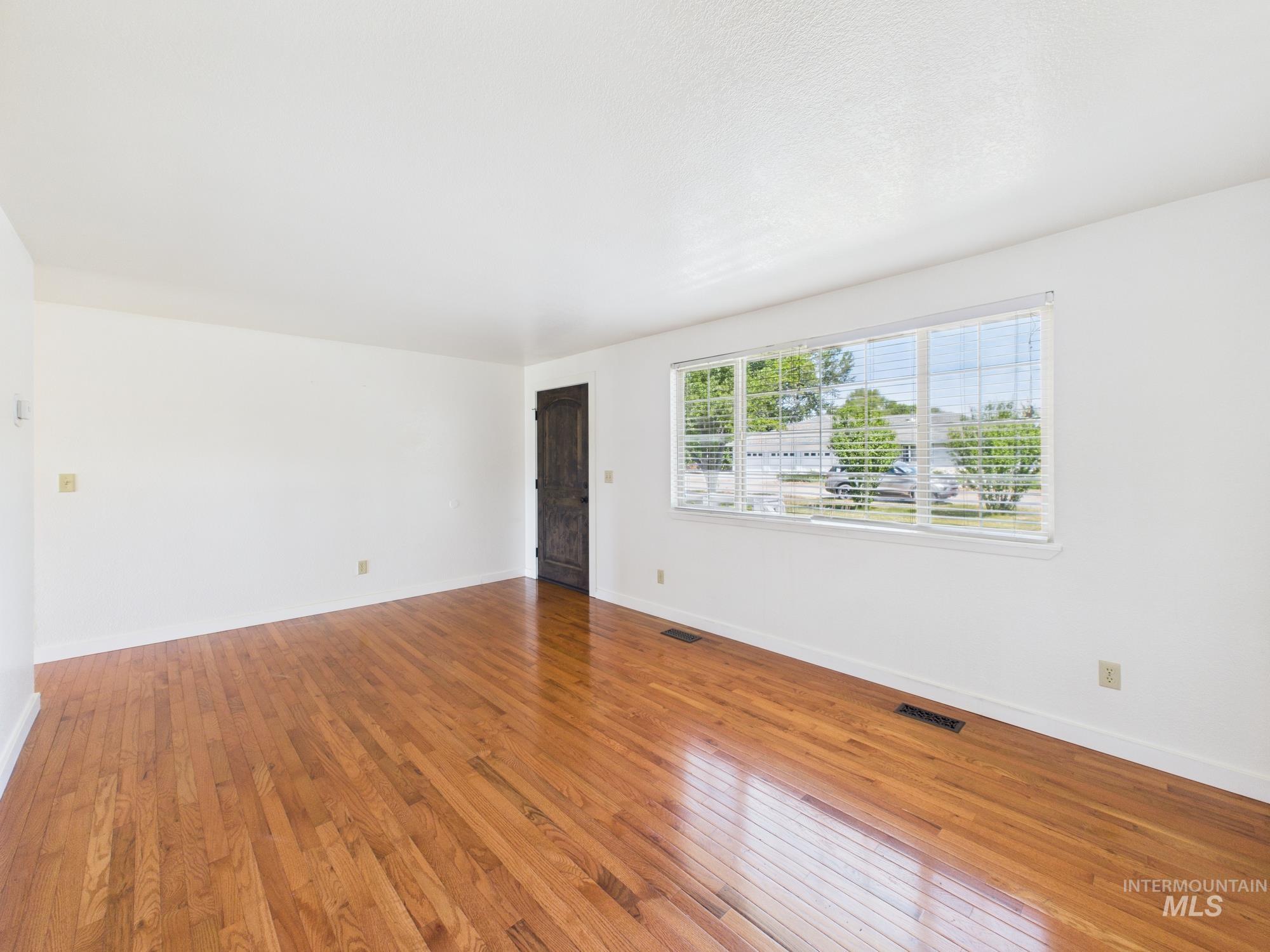 1673 Thomas Property Photo 20