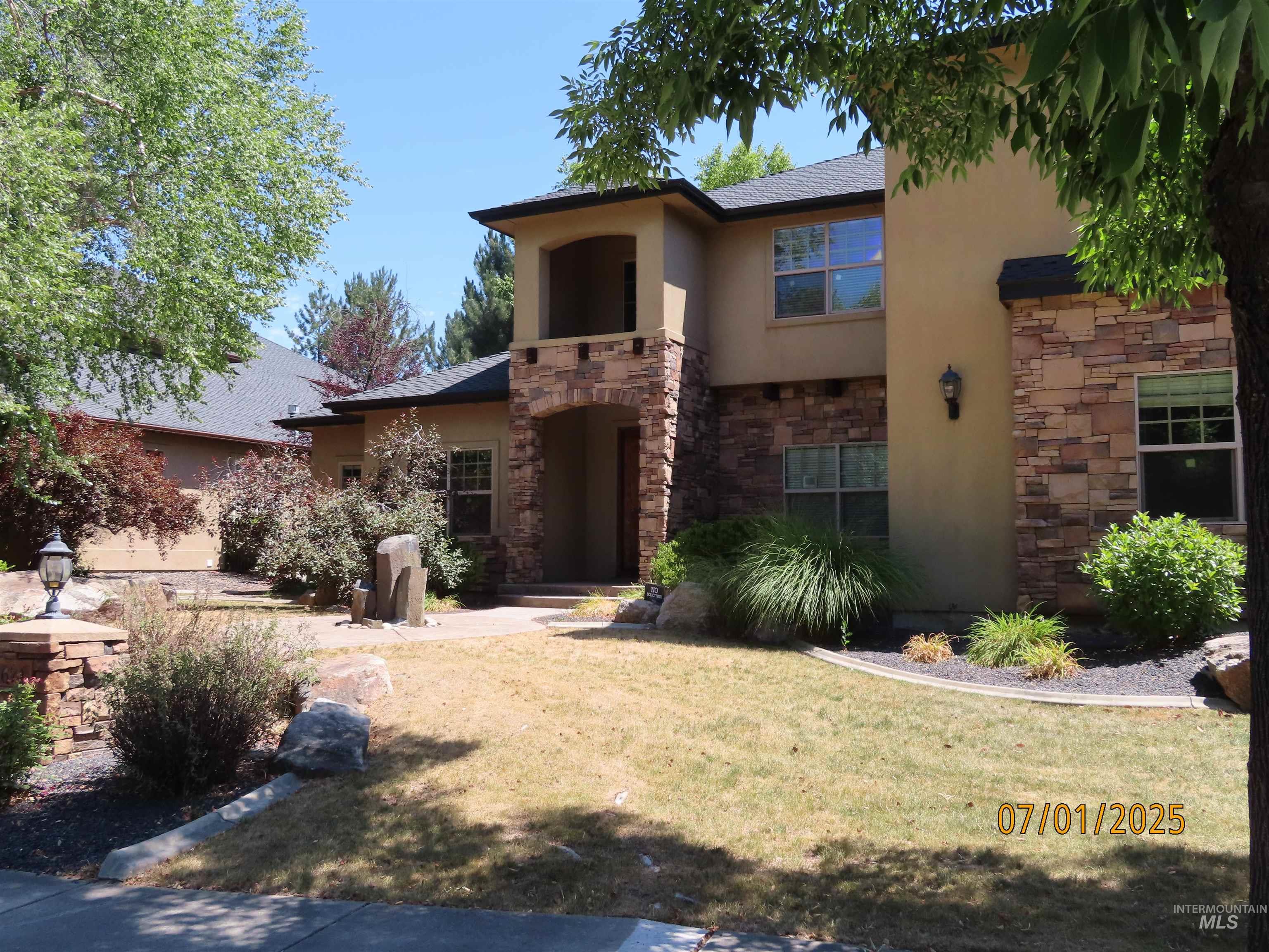 1674 S Water Leaf Ave Property Photo 2