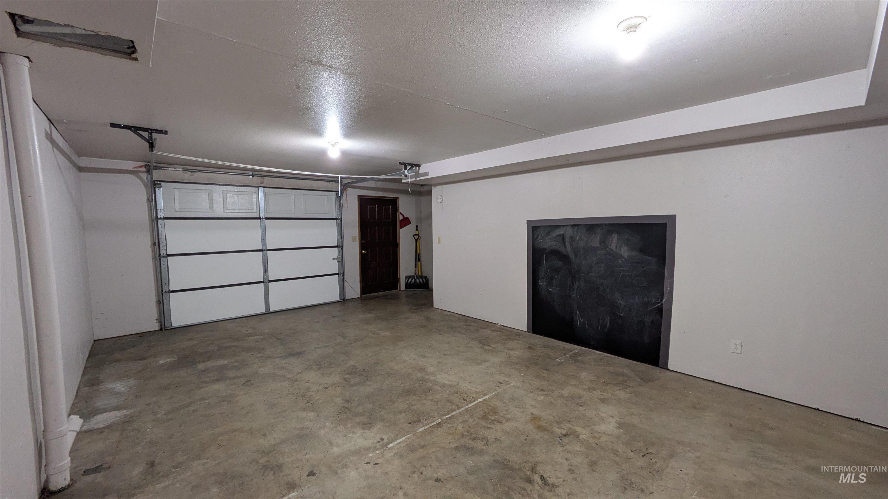 463 Boyde Ave Property Photo 5