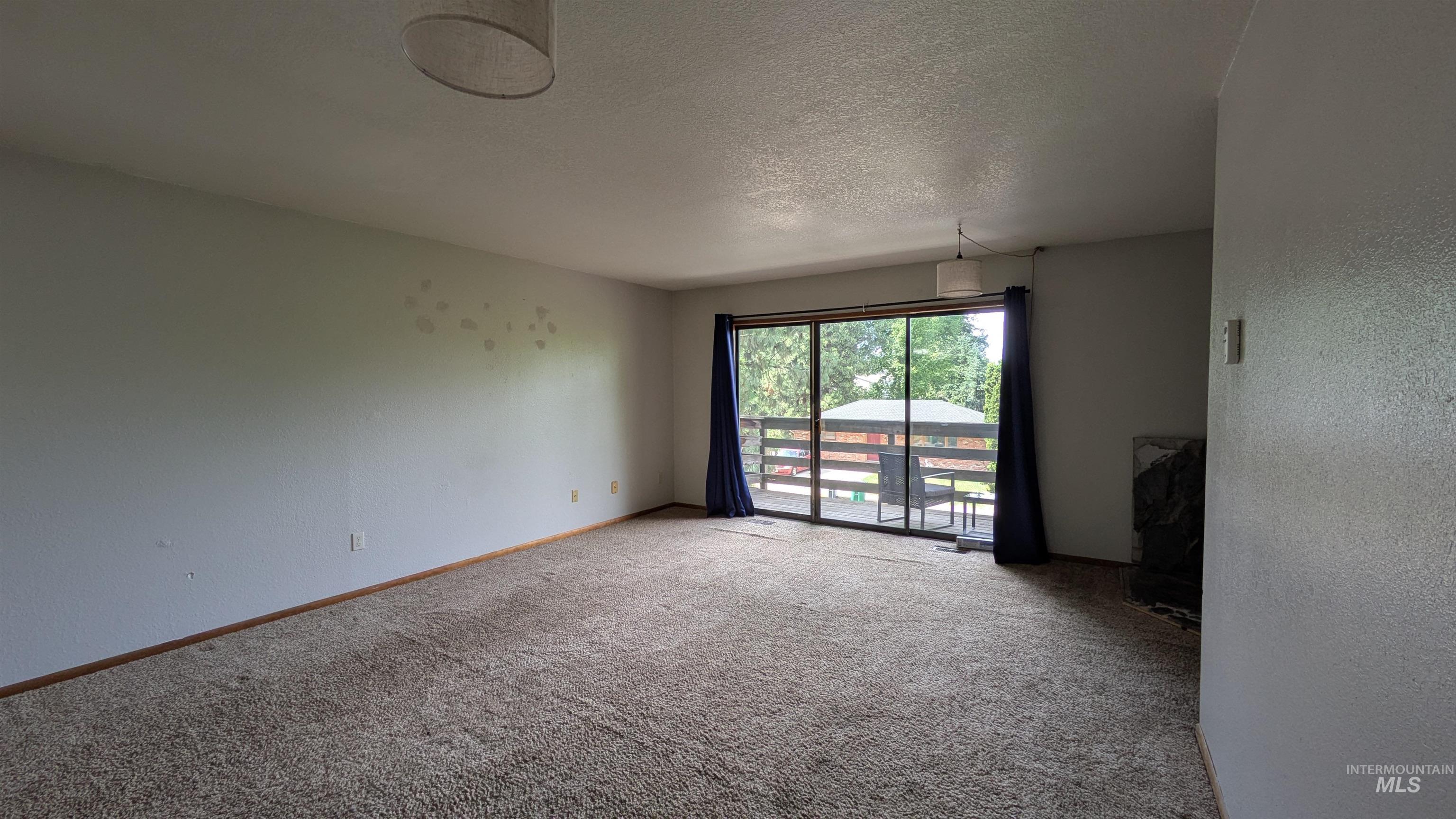463 Boyde Ave Property Photo 8