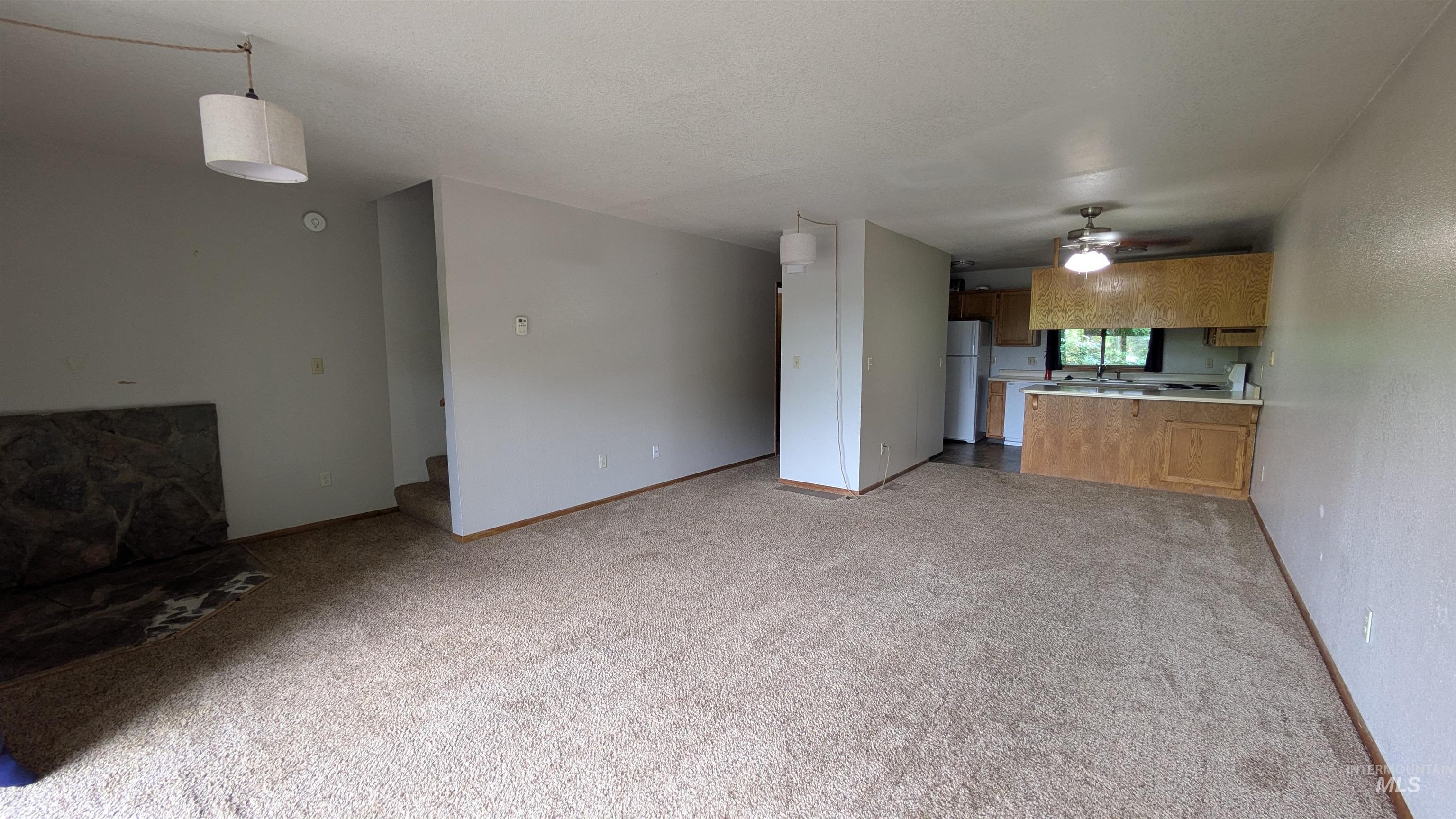 463 Boyde Ave Property Photo 9
