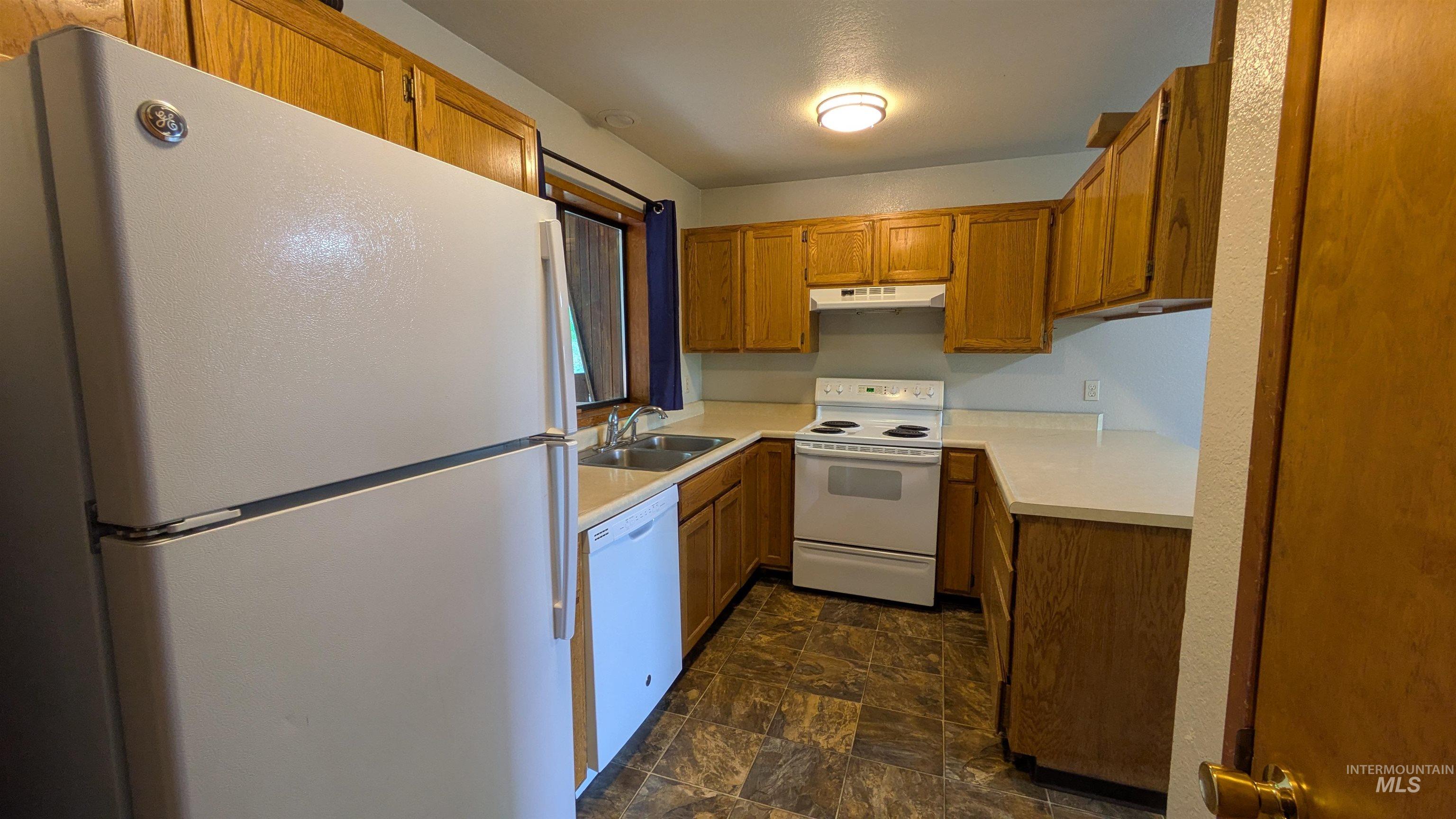 463 Boyde Ave Property Photo 11