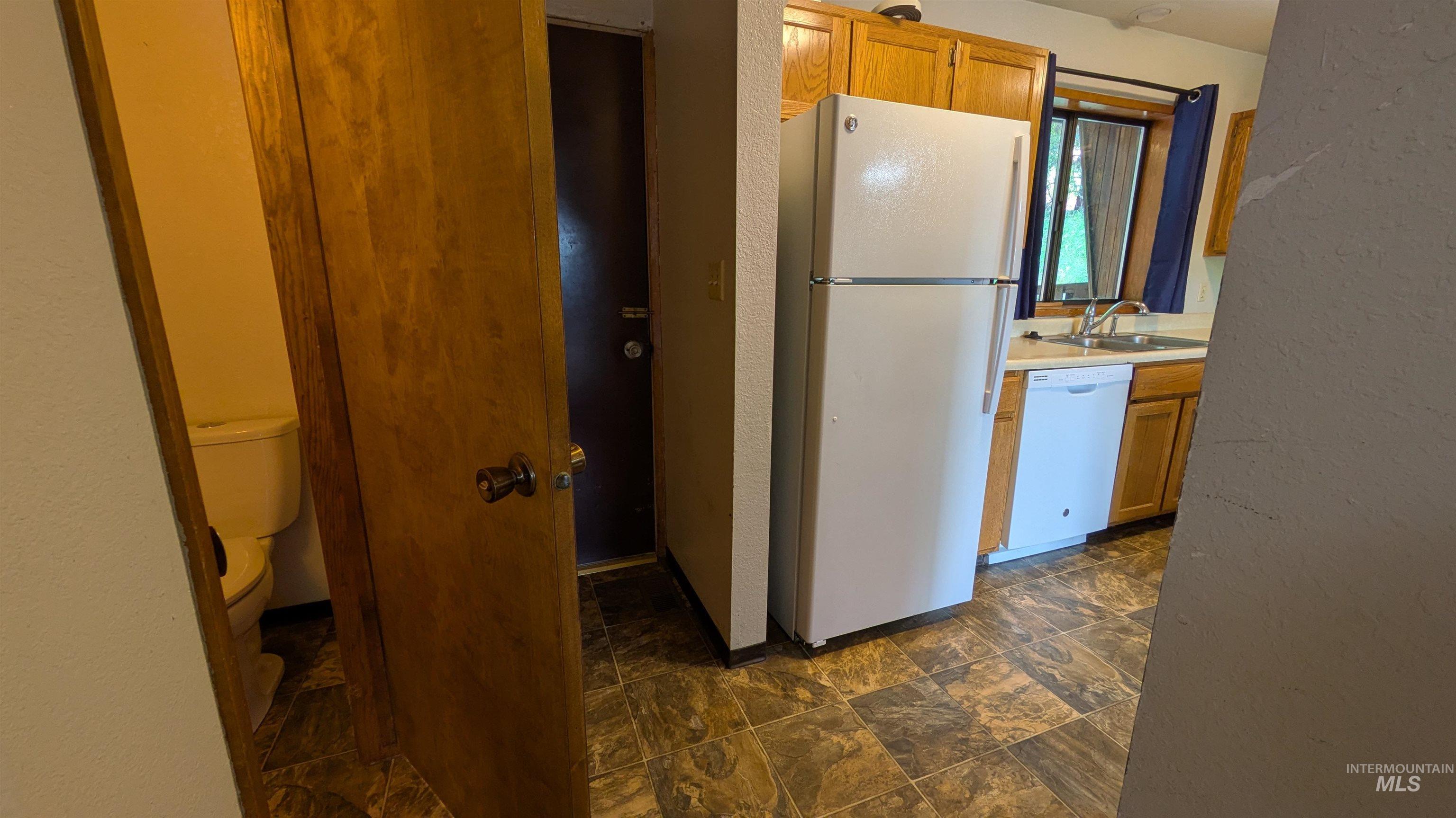 463 Boyde Ave Property Photo 13