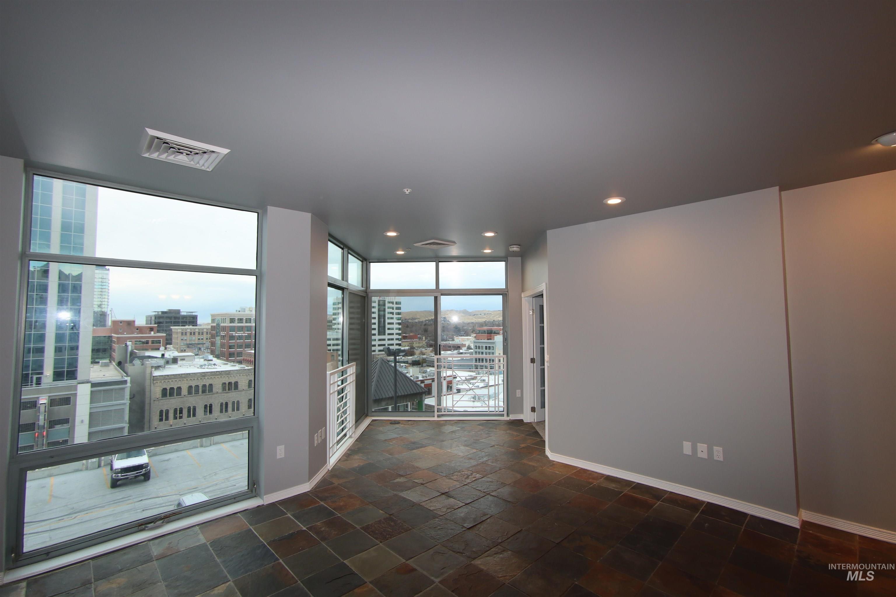 199 N Capitol Property Photo 2