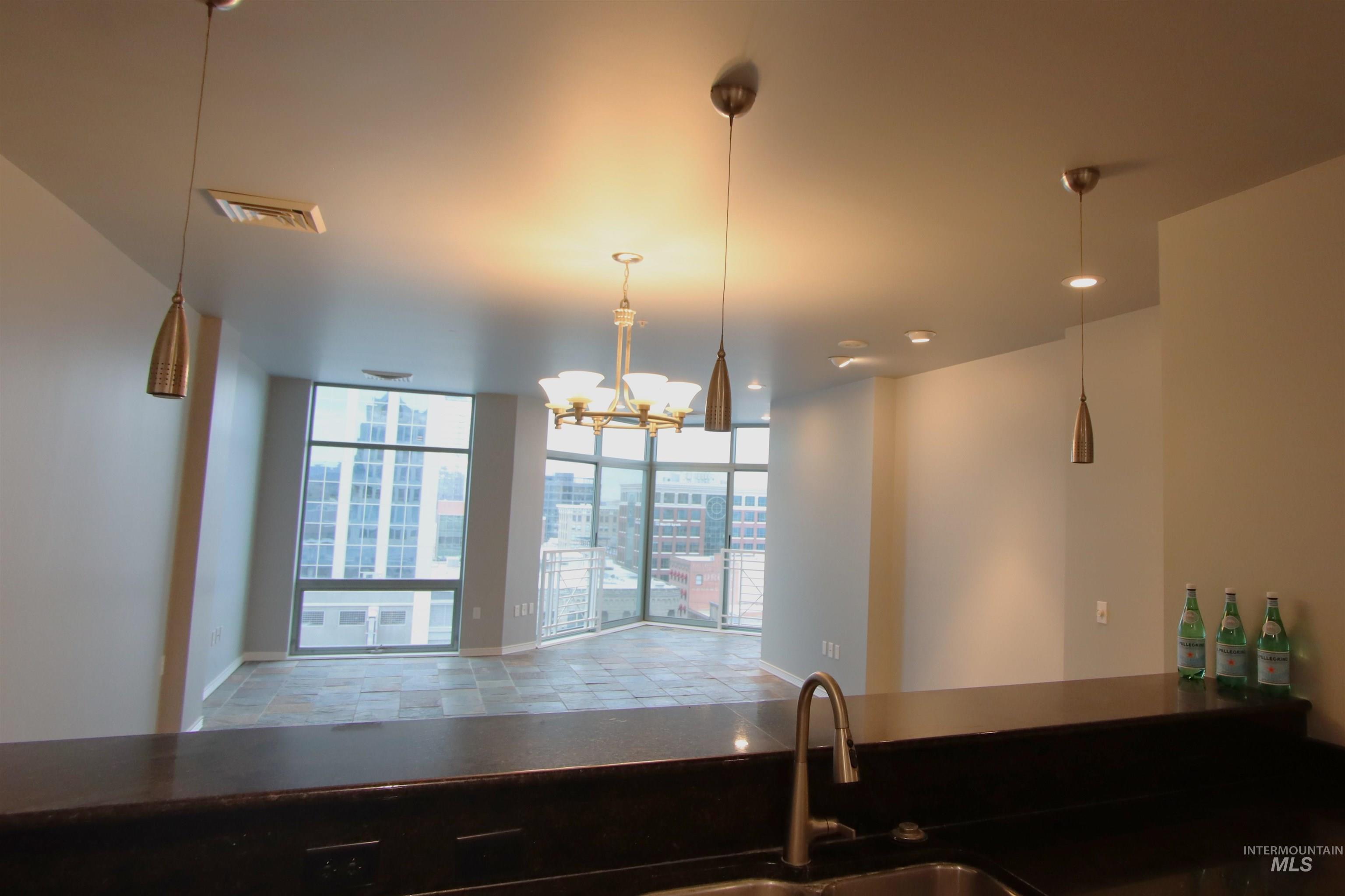 199 N Capitol Property Photo 10